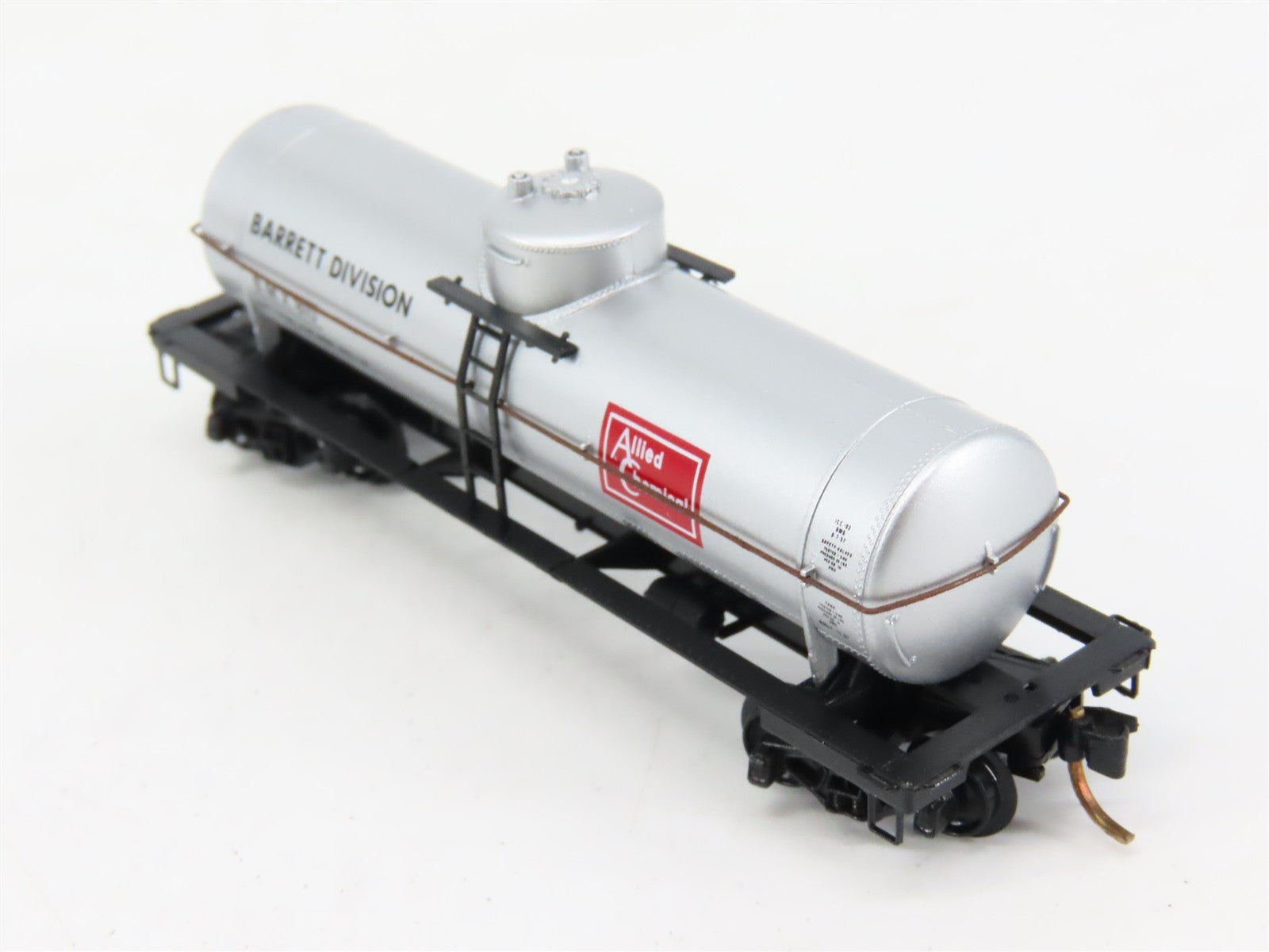 N Scale Micro-Trains MTL 65210 BMX Barrett Division 39' Single Dome Tank Car RTR
