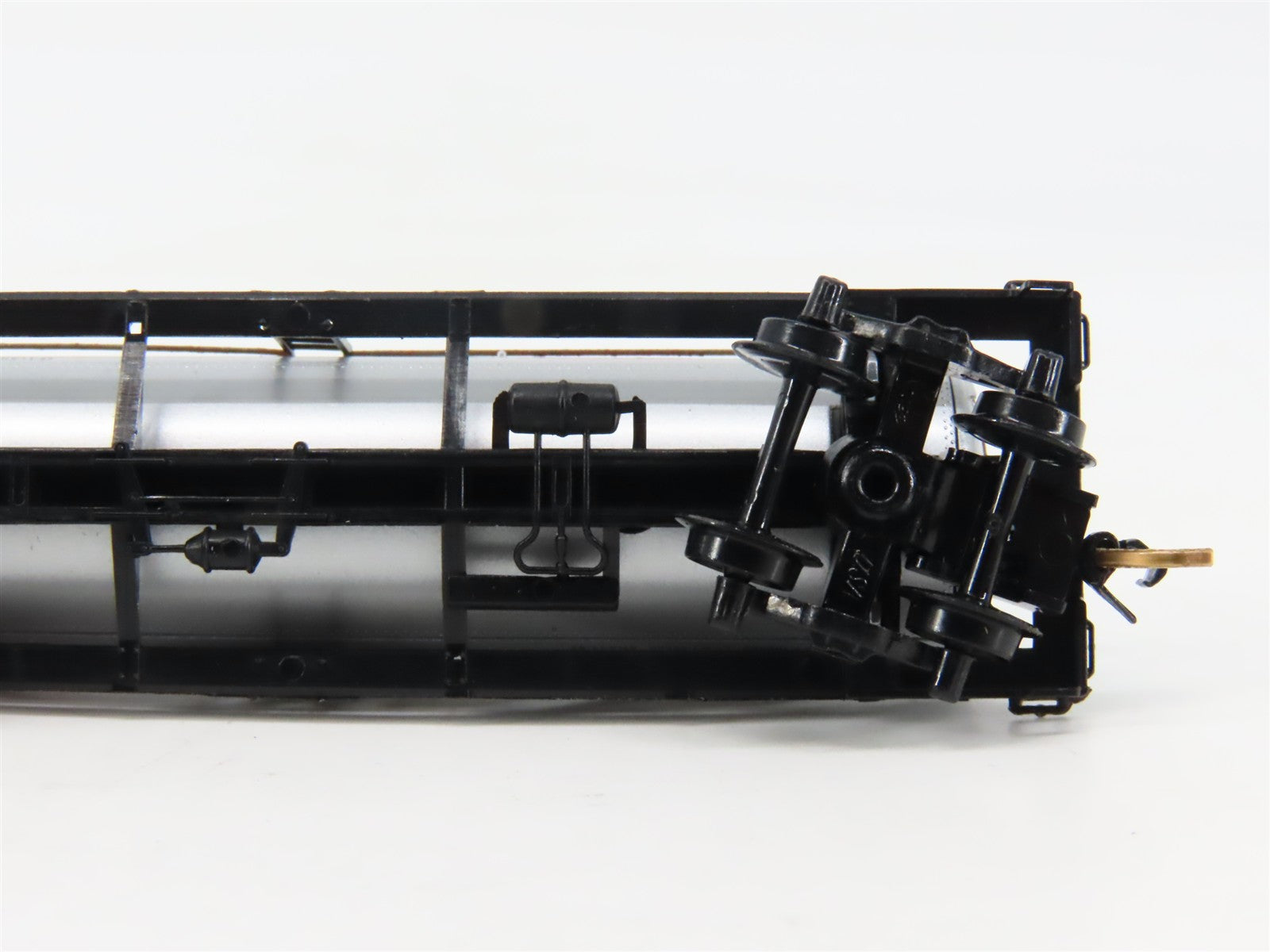 N Scale Micro-Trains MTL 65210 BMX Barrett Division 39' Single Dome Tank Car RTR