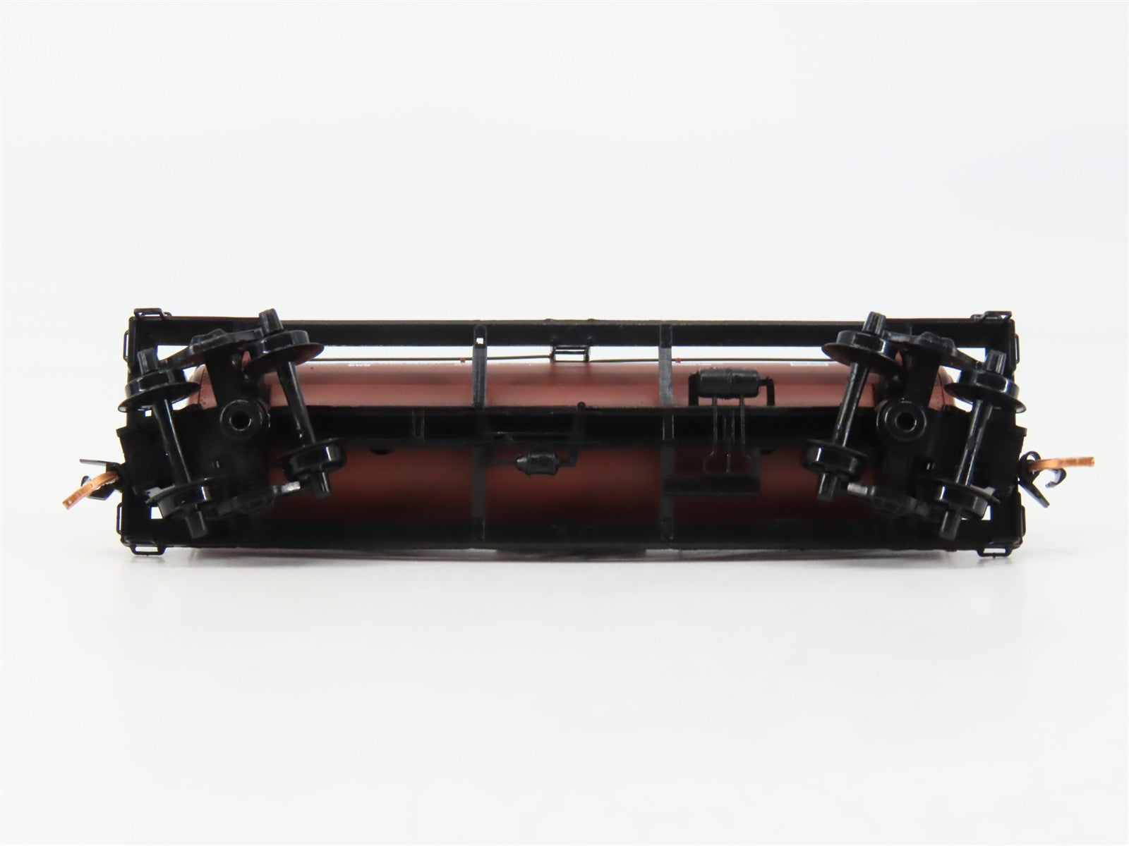 N Scale Micro-Trains MTL 65280 MILW Milwaukee Road 39' Single Dome Tank Car RTR
