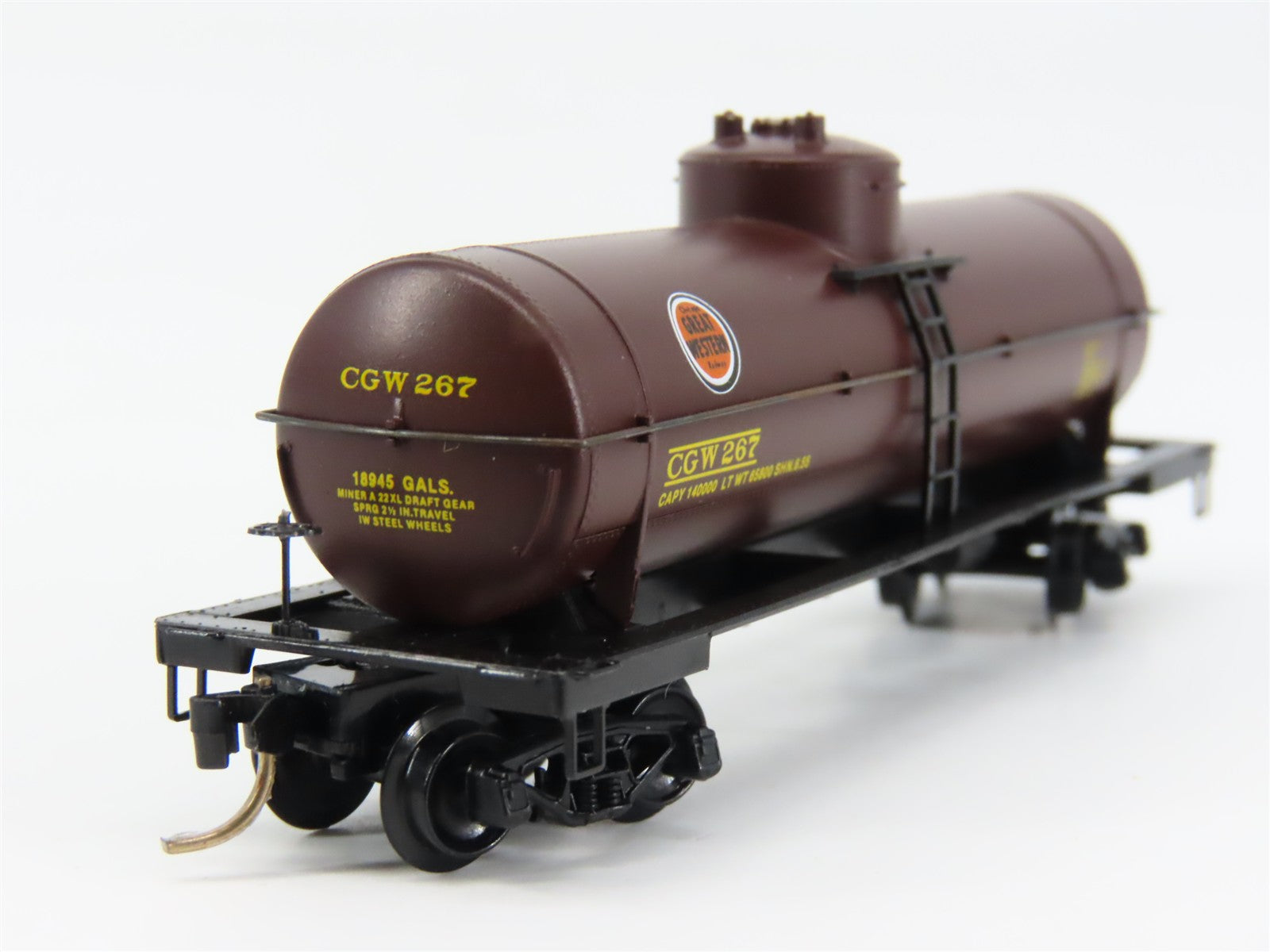 N Scale Micro-Trains MTL 65320 CGW Chicago Great Western 39' Tank Car 267 RTR