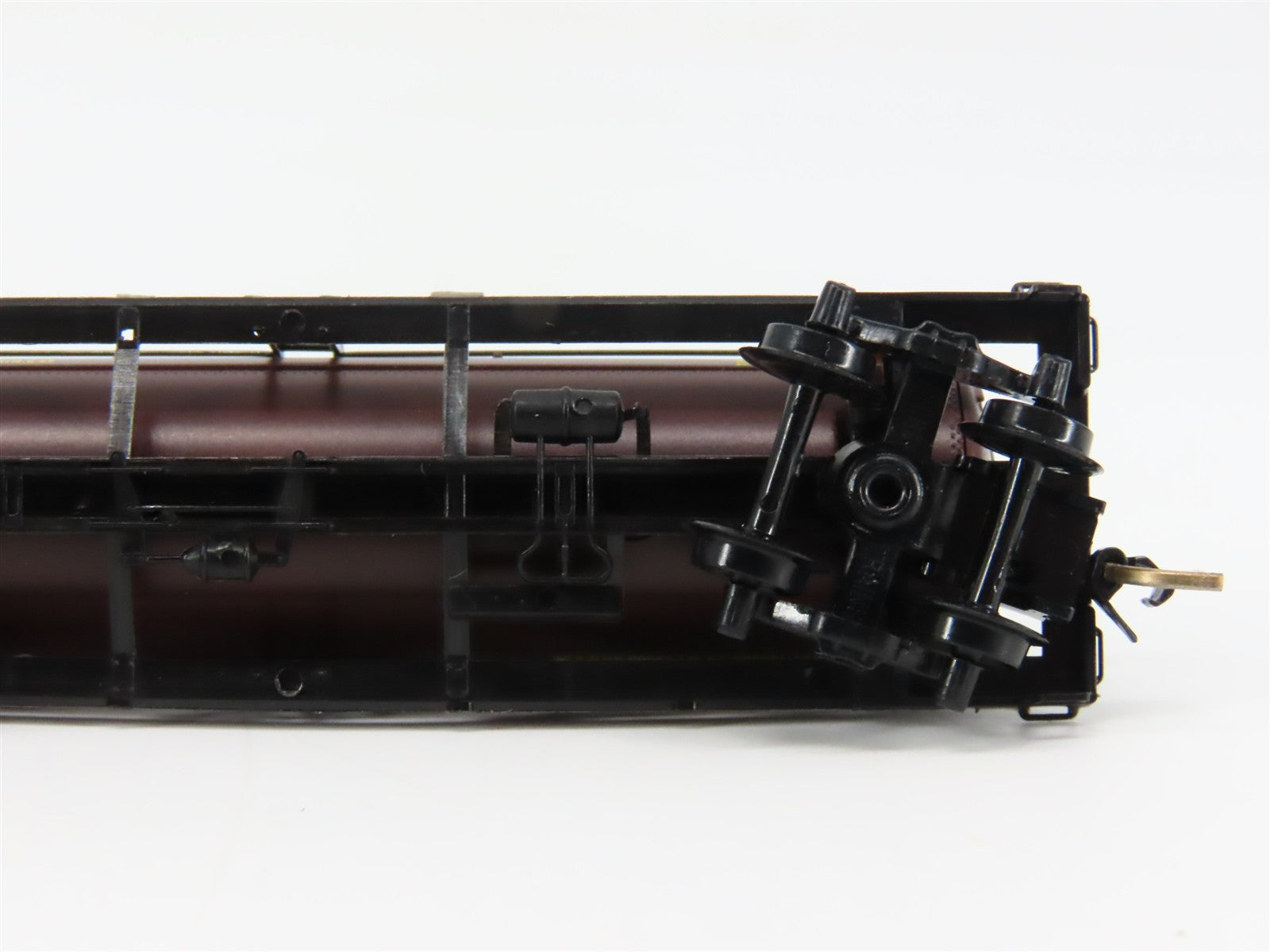 N Scale Micro-Trains MTL 65320 CGW Chicago Great Western 39' Tank Car 267 RTR
