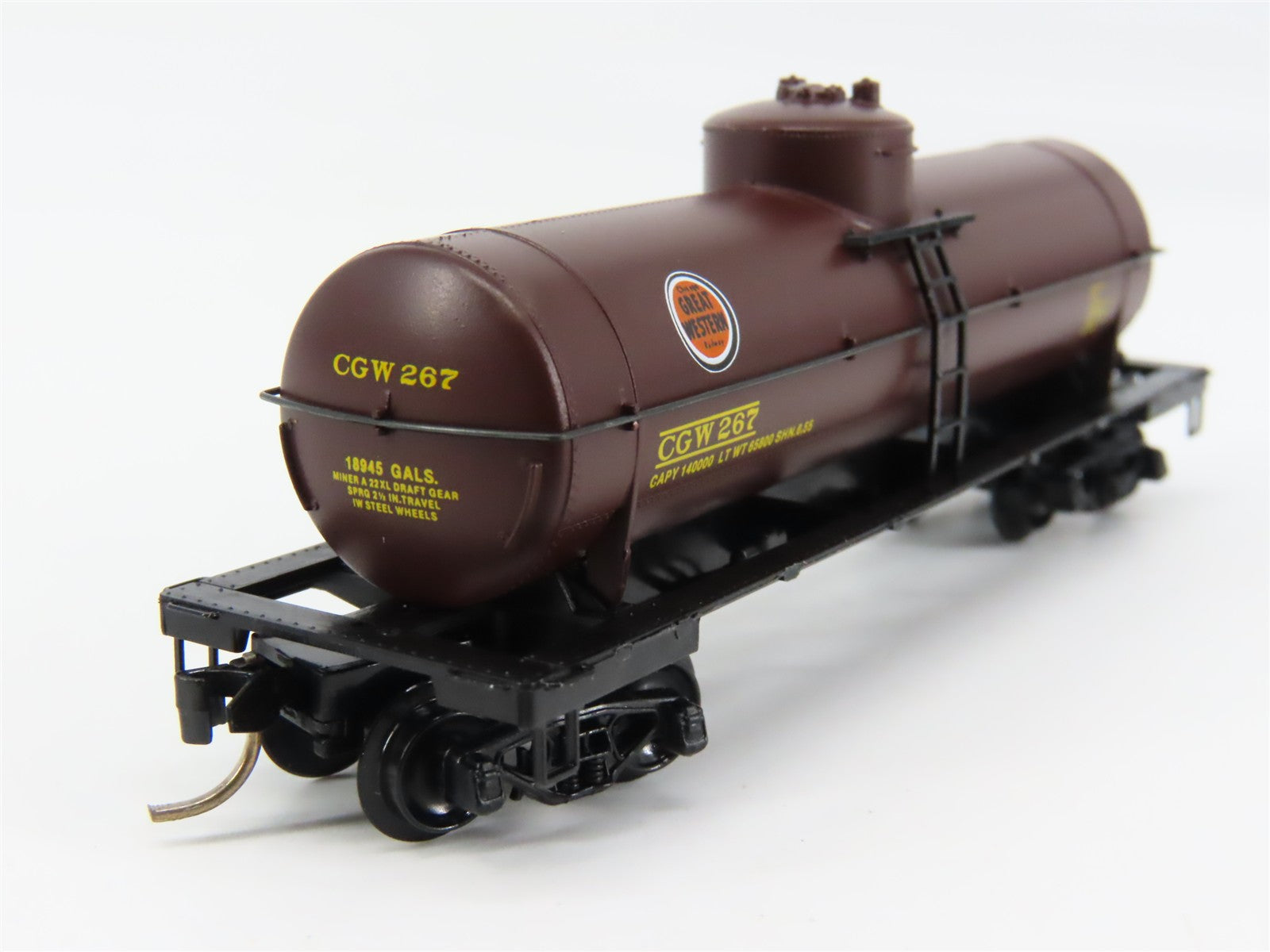 N Scale Micro-Trains MTL 65320 CGW Chicago Great Western 39' Tank Car 267 RTR