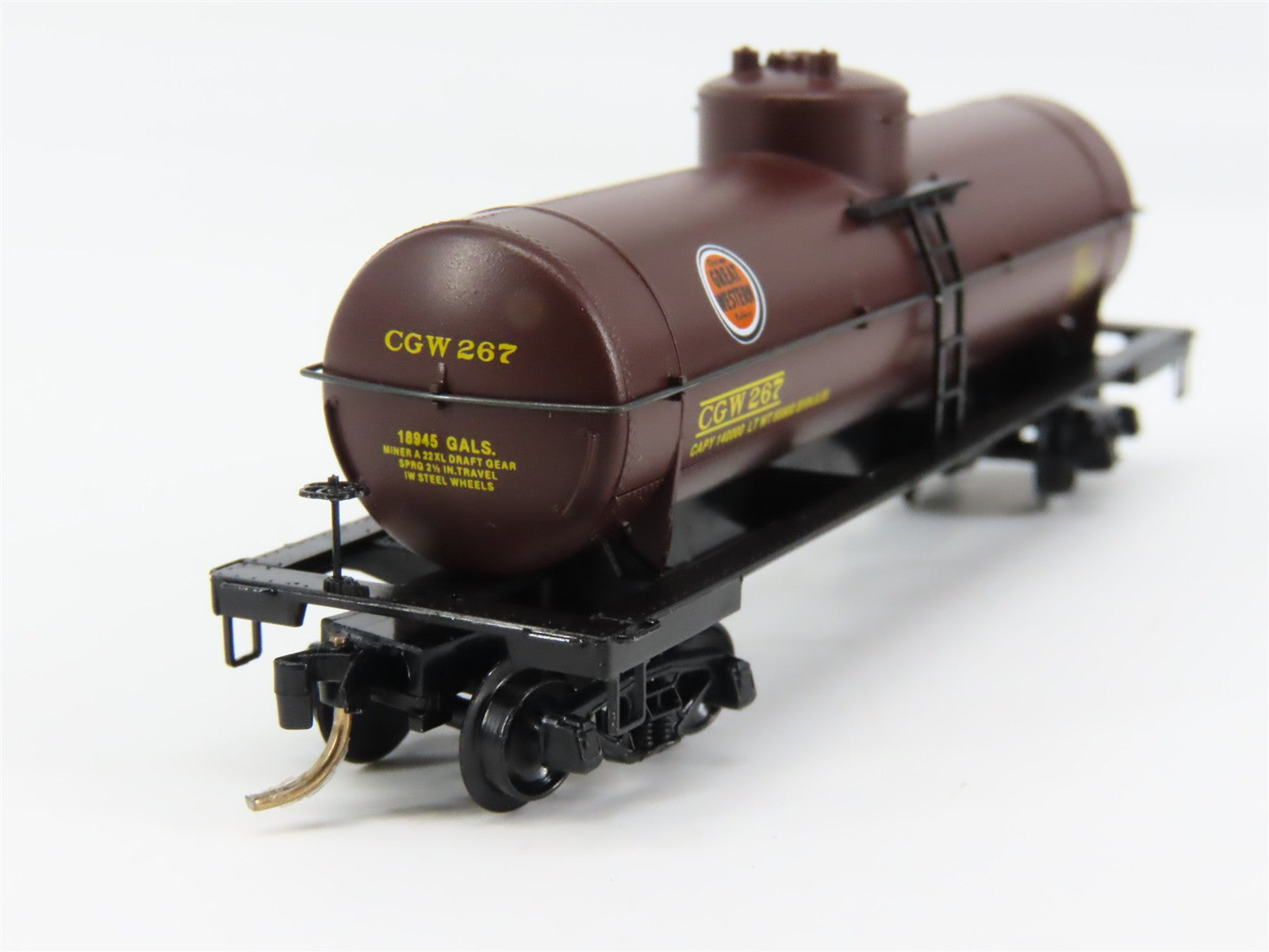 N Scale Micro-Trains MTL 65320 CGW Chicago Great Western 39' Tank Car 267 RTR