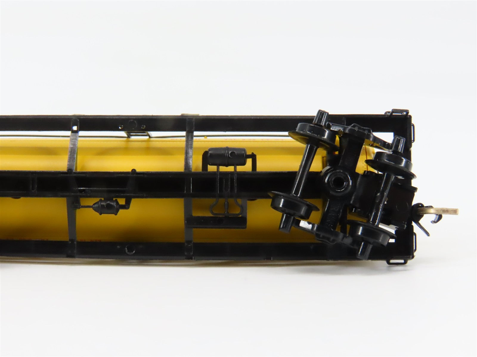 N Scale Micro-Trains MTL 65380 MTL Micro-Trains Line 39' Tank Car 1995 RTR