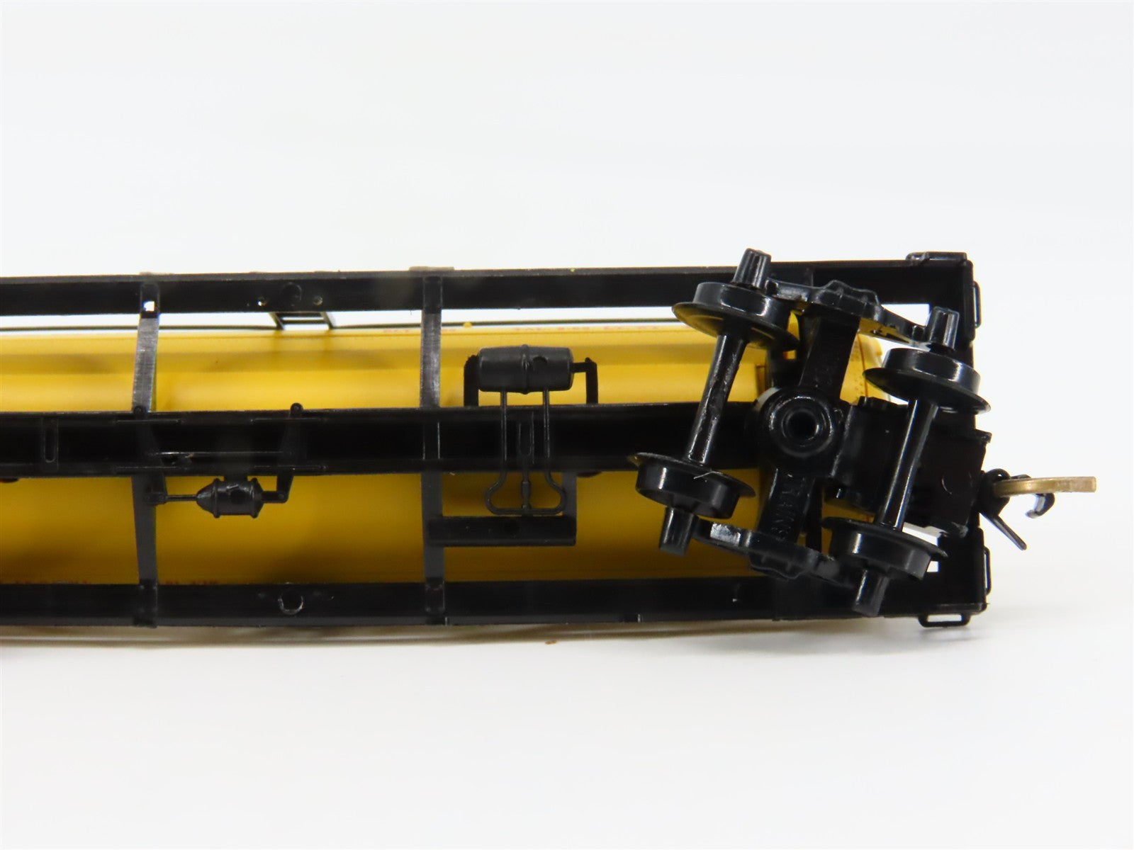 N Scale Micro-Trains MTL 65380 MTL Micro-Trains Line 39' Tank Car 1995 RTR