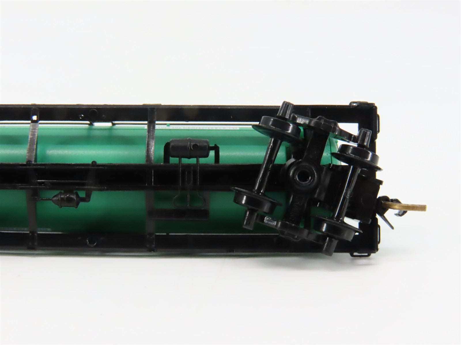 N Scale Micro-Trains MTL 65340 UP Union Pacific 39' Single Dome Tank Car RTR