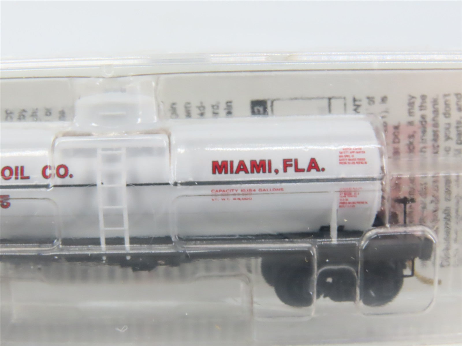 N Scale Micro-Trains MTL 65420 BERX Belcher Oil Co. 39' Single Dome Tank Car RTR