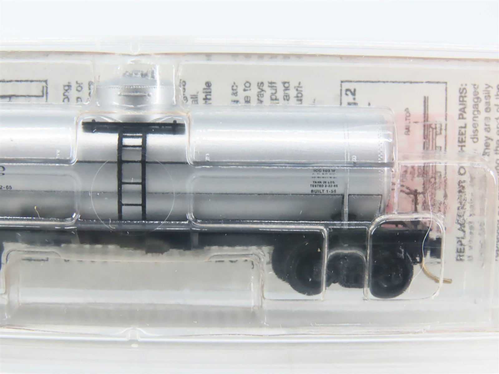 N Scale Micro-Trains MTL 65400 CGW Chicago Great Western 39' Tank Car 290 RTR