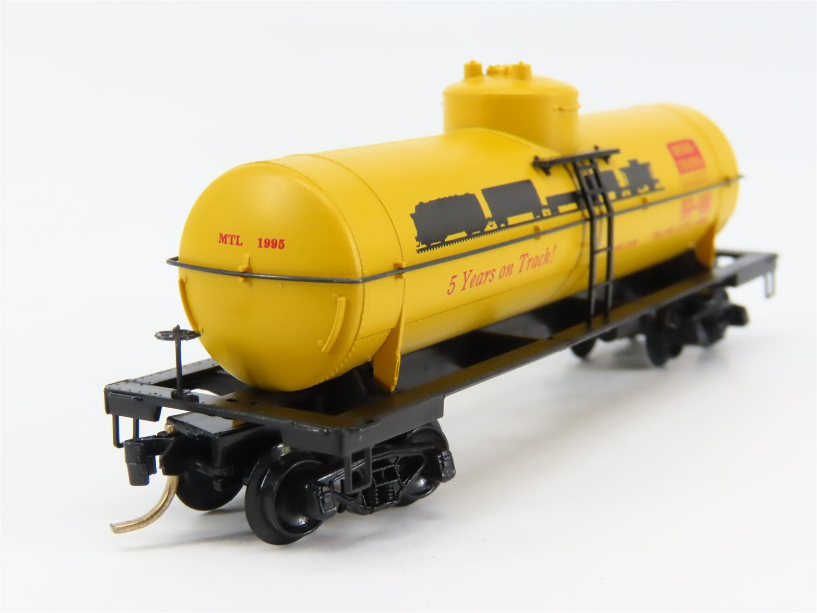 N Scale Micro-Trains MTL 65380 Micro-Trains Line 39' Single Dome Tank Car RTR