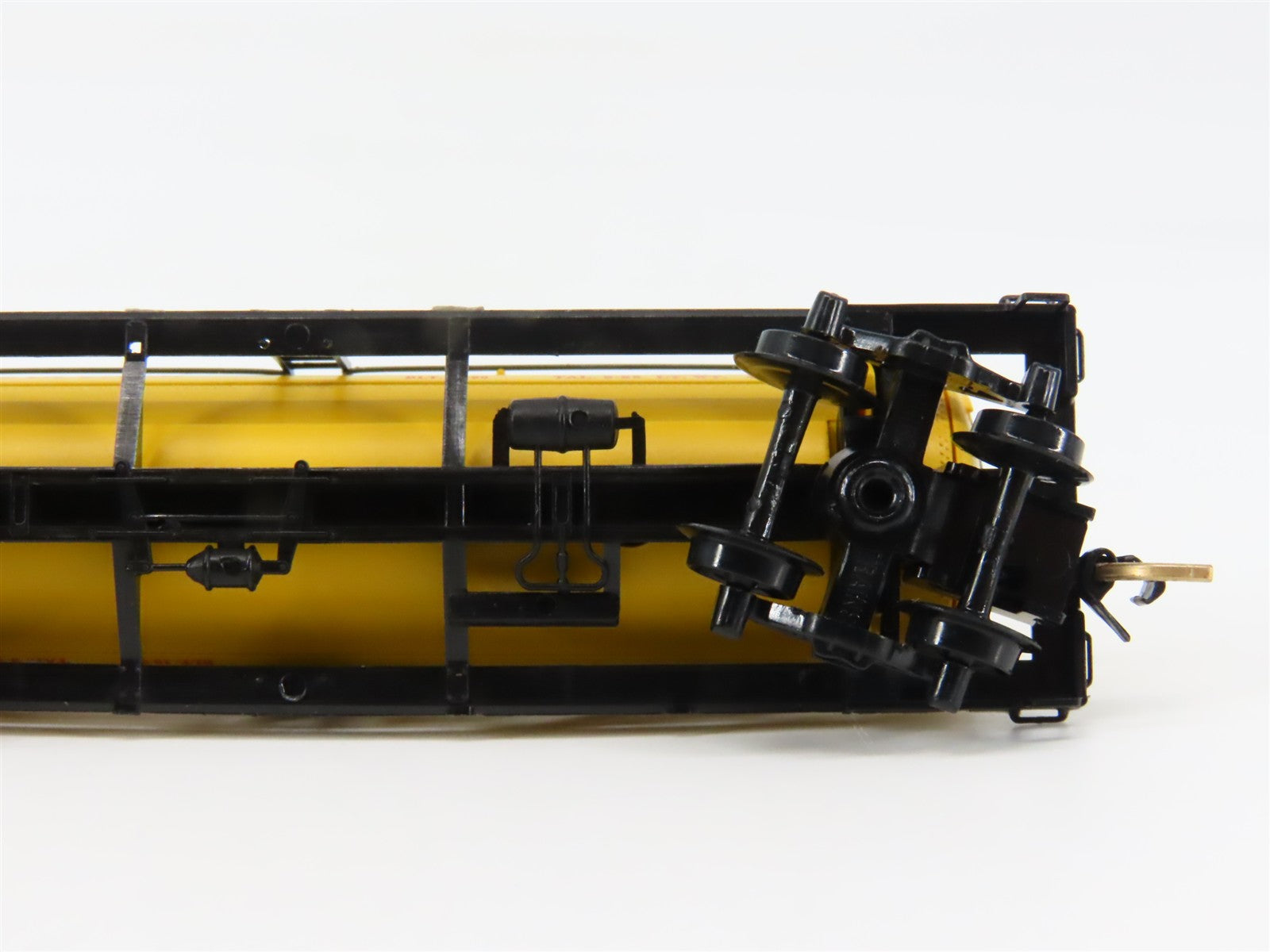 N Scale Micro-Trains MTL 65380 Micro-Trains Line 39' Single Dome Tank Car RTR