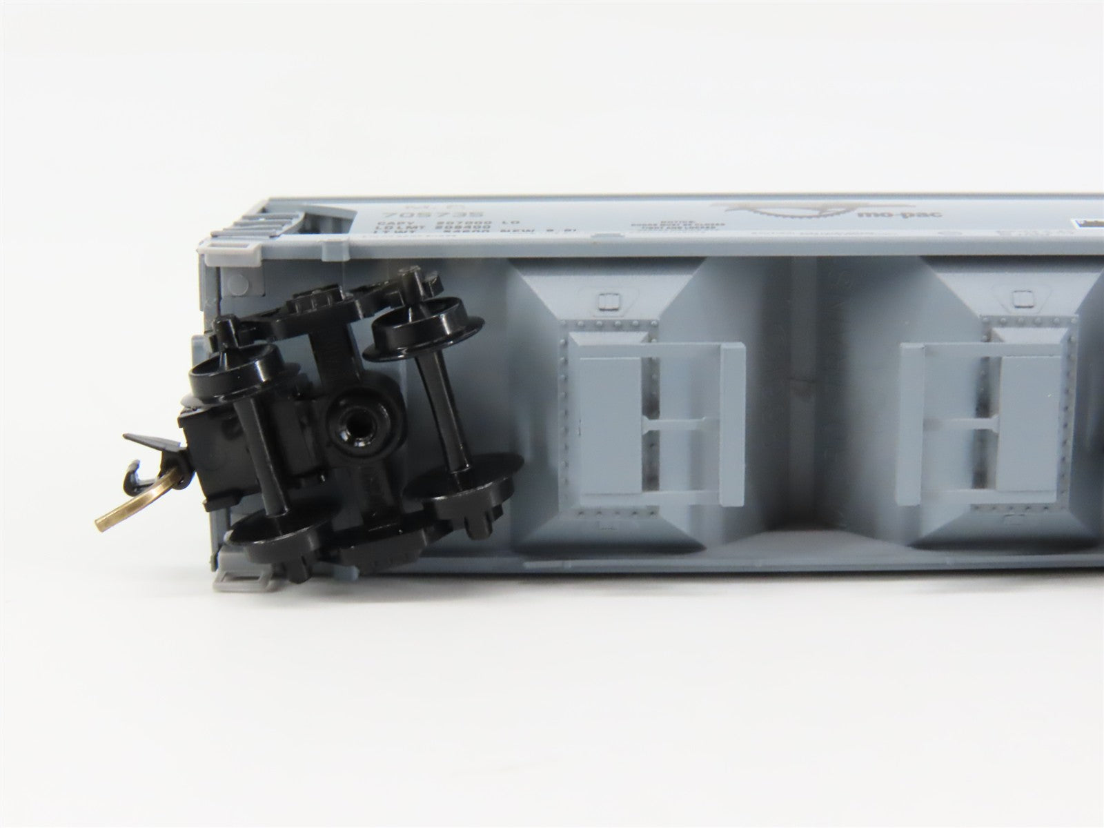 N Scale Micro-Trains MTL 92030 MP Missouri Pacific Hopper 705735 RTR