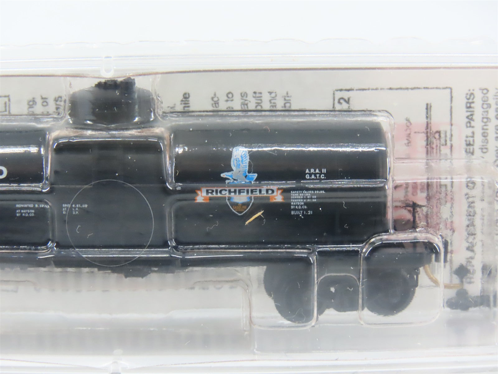 N Scale Micro-Trains MTL 65430 ROX Richfield Oil Company 39' Tank Car 670 RTR