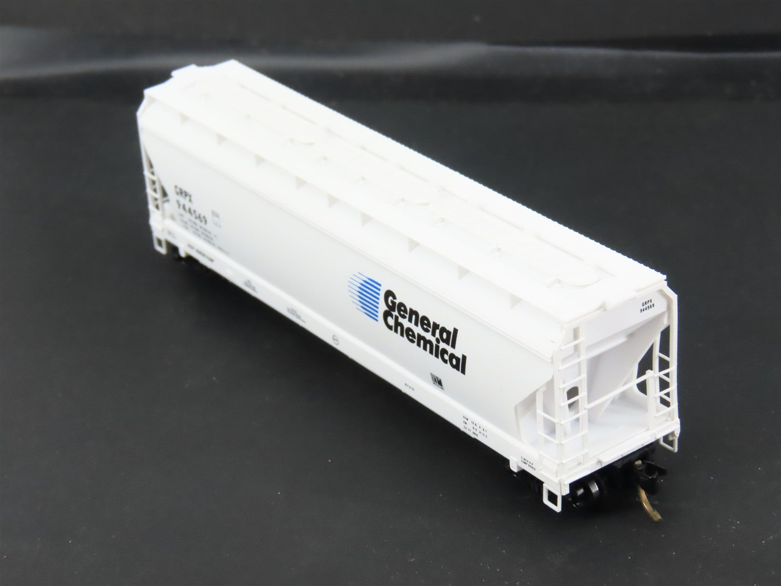 N Scale Micro-Trains MTL 94020 GRPX General Chemical 3-Bay Covered Hopper RTR