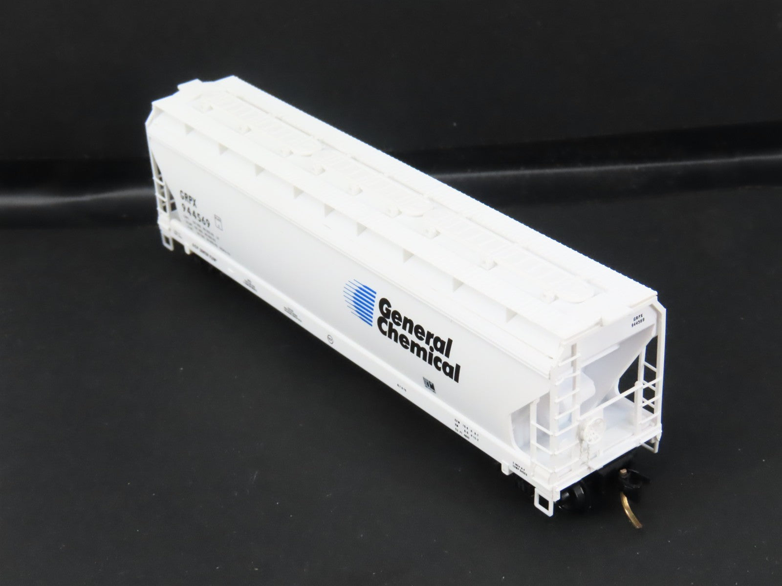 N Scale Micro-Trains MTL 94020 GRPX General Chemical 3-Bay Covered Hopper RTR