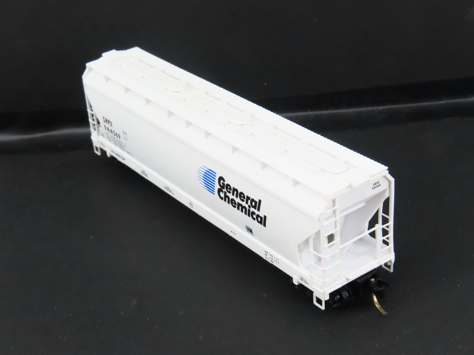 N Scale Micro-Trains MTL 94020 GRPX General Chemical 3-Bay Covered Hopper RTR