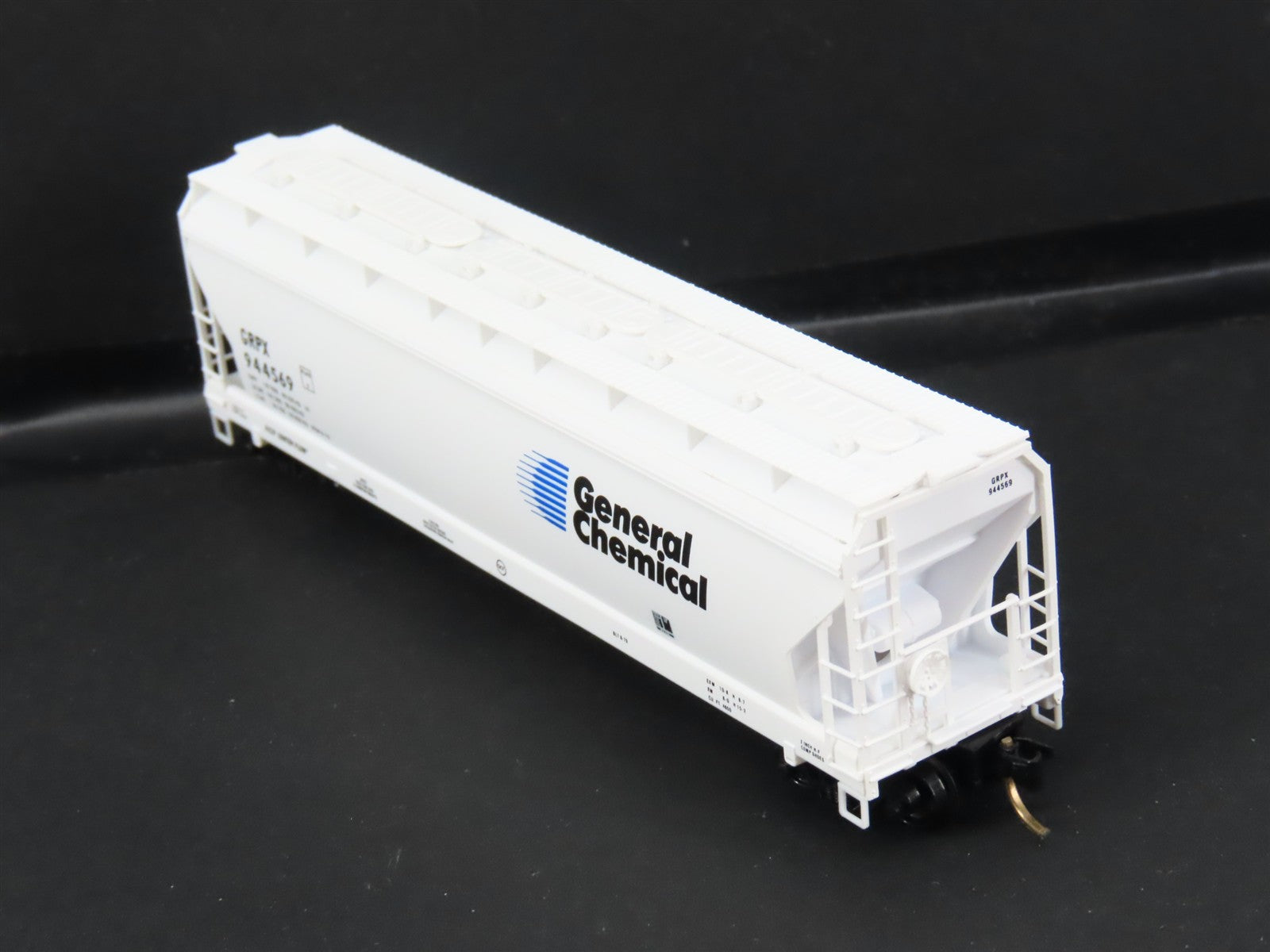 N Scale Micro-Trains MTL 94020 GRPX General Chemical 3-Bay Covered Hopper RTR