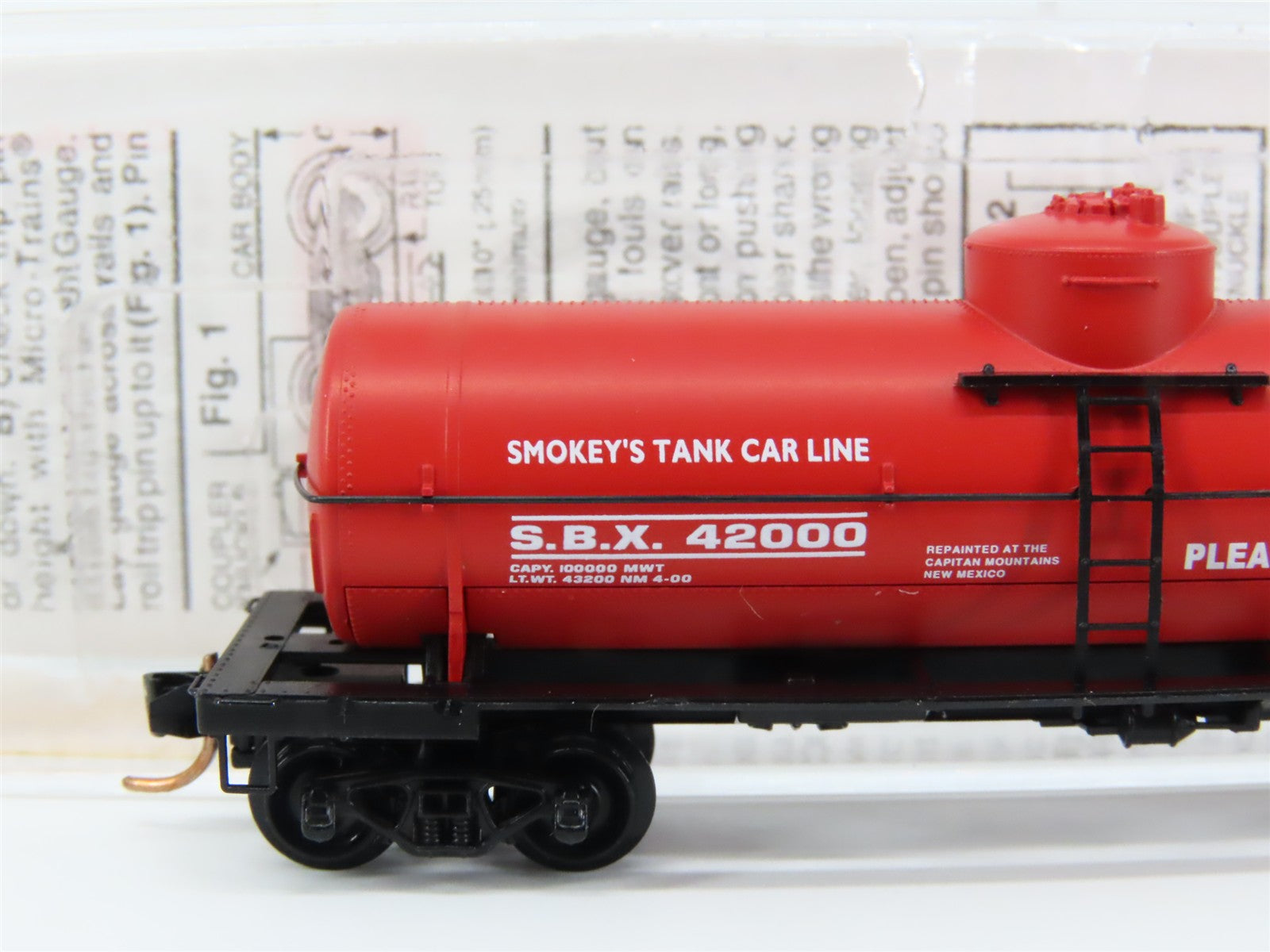 N Scale Micro-Trains MTL 65460 SBX Smokey Bear 39' Single Dome Tank Car RTR