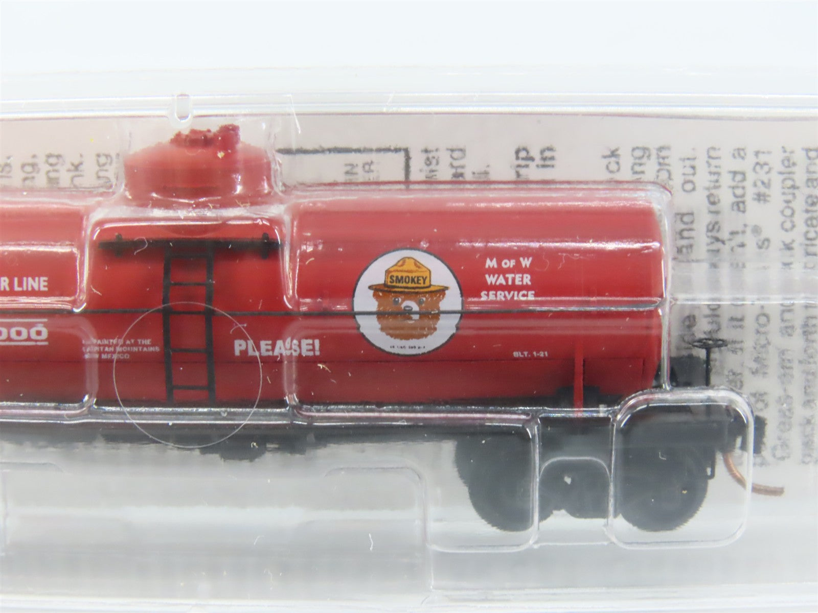 N Scale Micro-Trains MTL 65460 SBX Smokey Bear 39' Single Dome Tank Car RTR