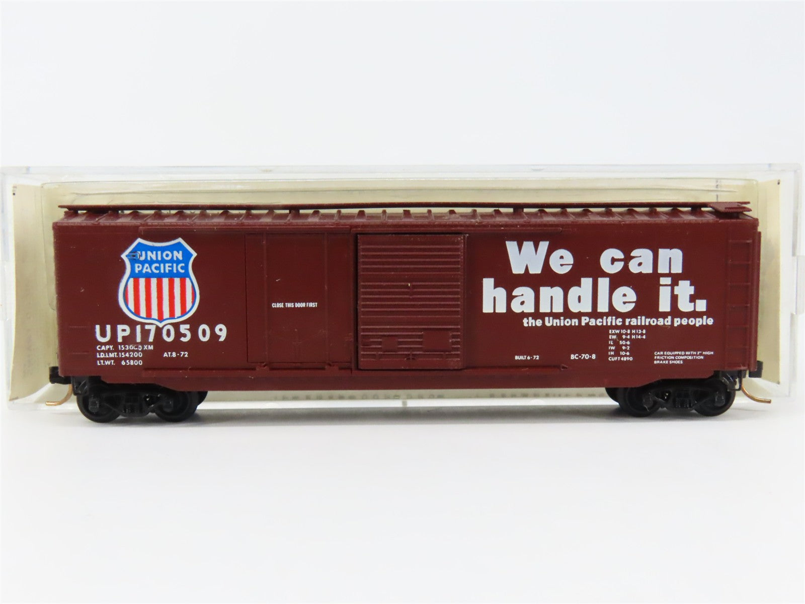 N Scale Micro-Trains MTL 33050 Union Pacific 50' Plug/Sliding Door Box Car RTR