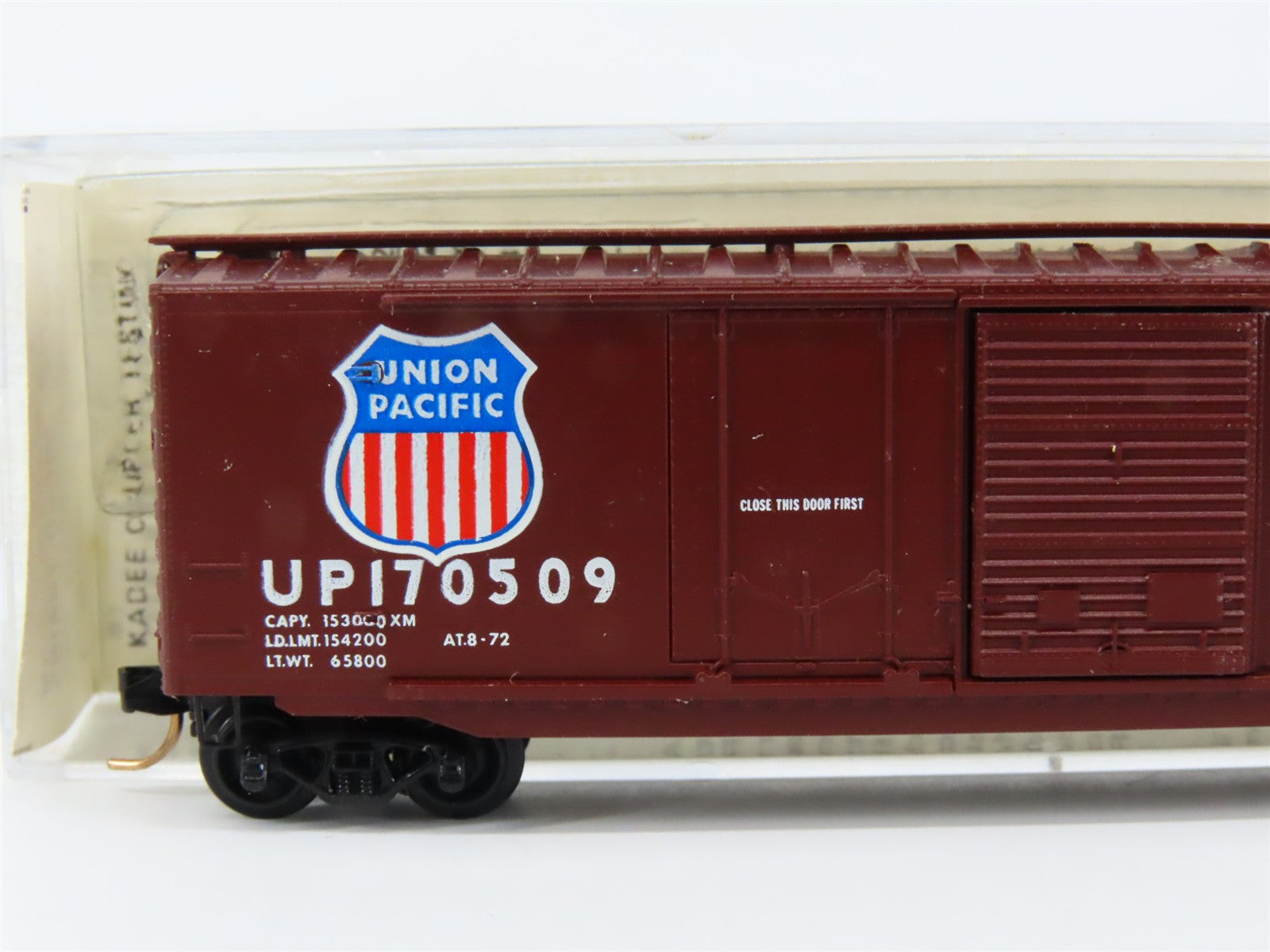 N Scale Micro-Trains MTL 33050 Union Pacific 50' Plug/Sliding Door Box Car RTR