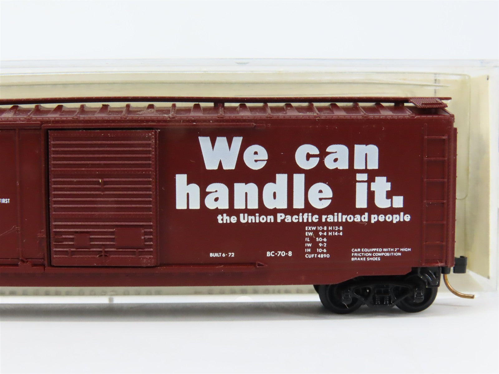N Scale Micro-Trains MTL 33050 Union Pacific 50' Plug/Sliding Door Box Car RTR