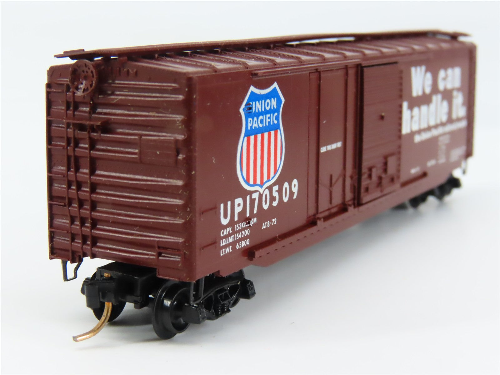 N Scale Micro-Trains MTL 33050 Union Pacific 50' Plug/Sliding Door Box Car RTR