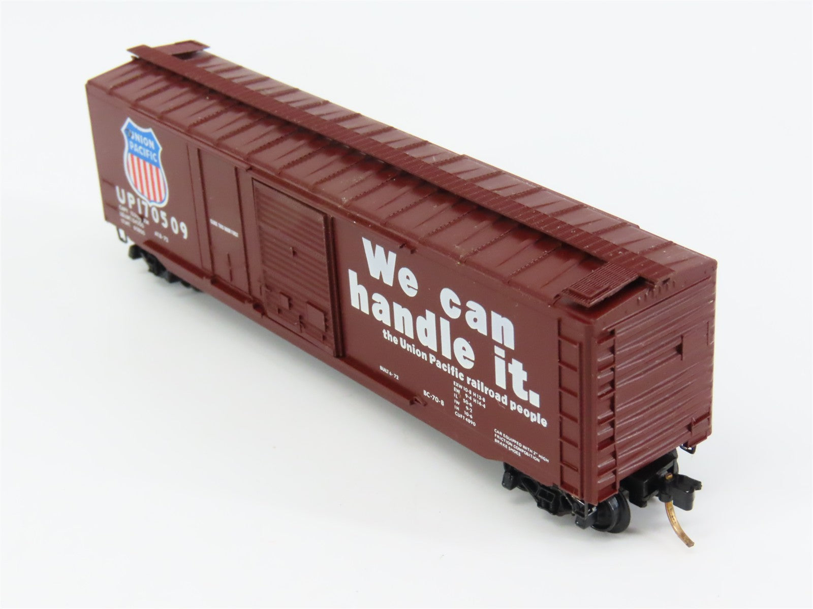 N Scale Micro-Trains MTL 33050 Union Pacific 50' Plug/Sliding Door Box Car RTR
