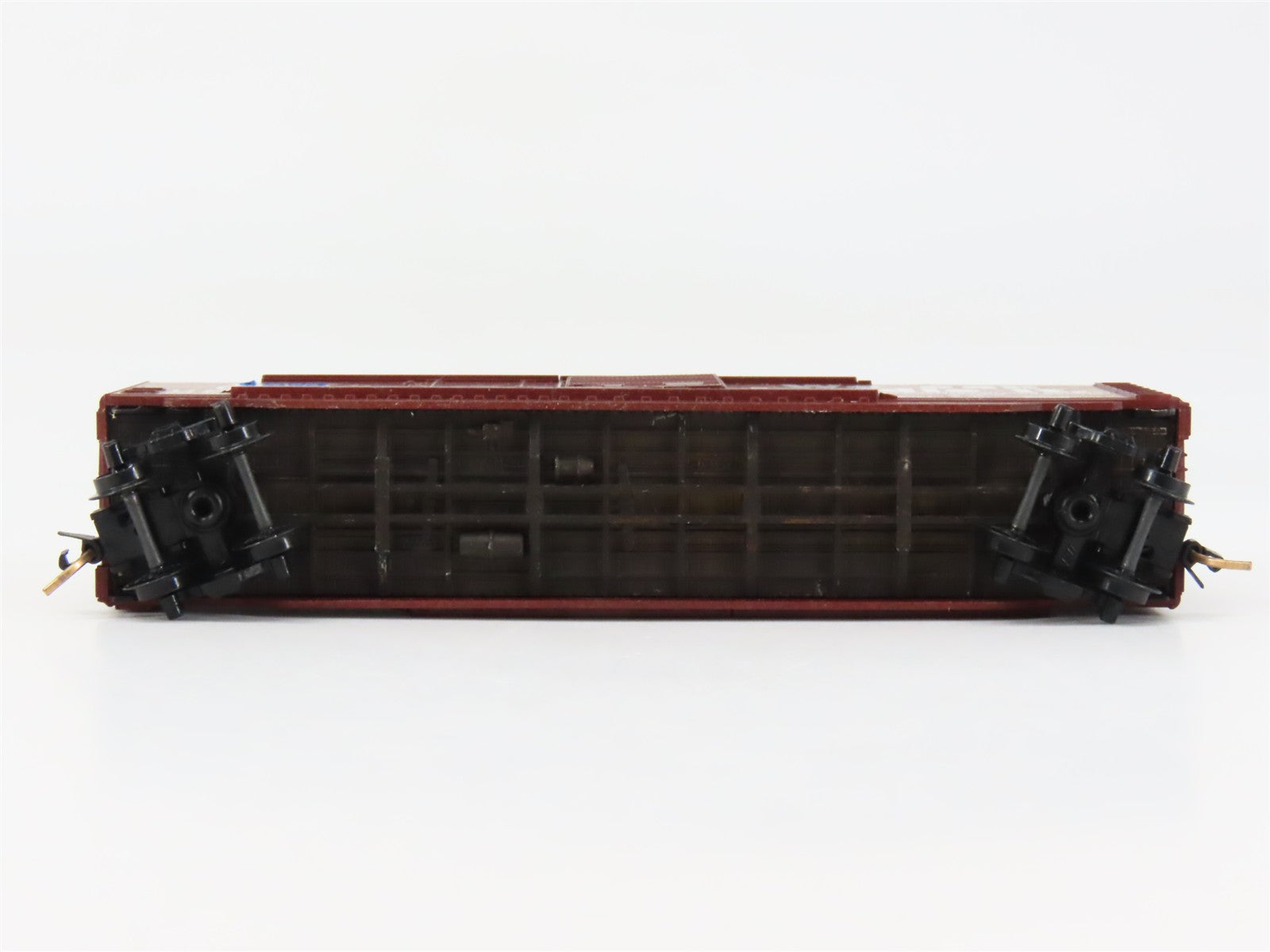 N Scale Micro-Trains MTL 33050 Union Pacific 50' Plug/Sliding Door Box Car RTR