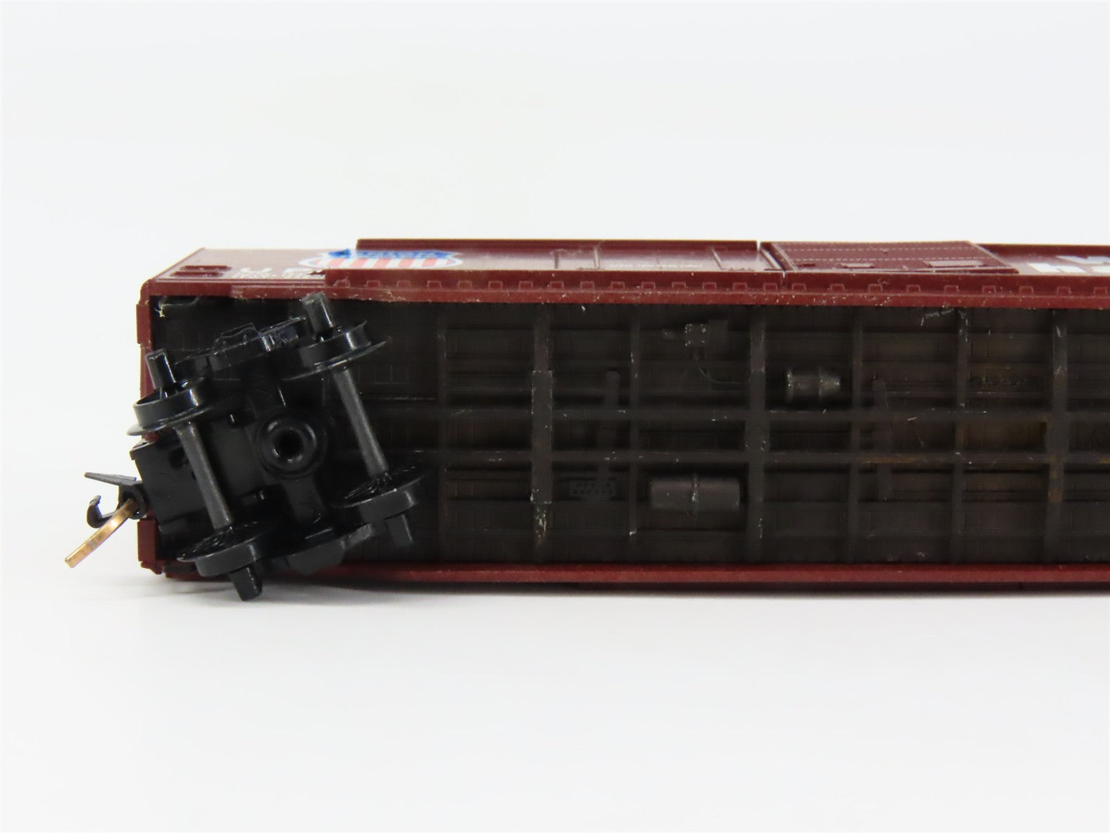 N Scale Micro-Trains MTL 33050 Union Pacific 50' Plug/Sliding Door Box Car RTR
