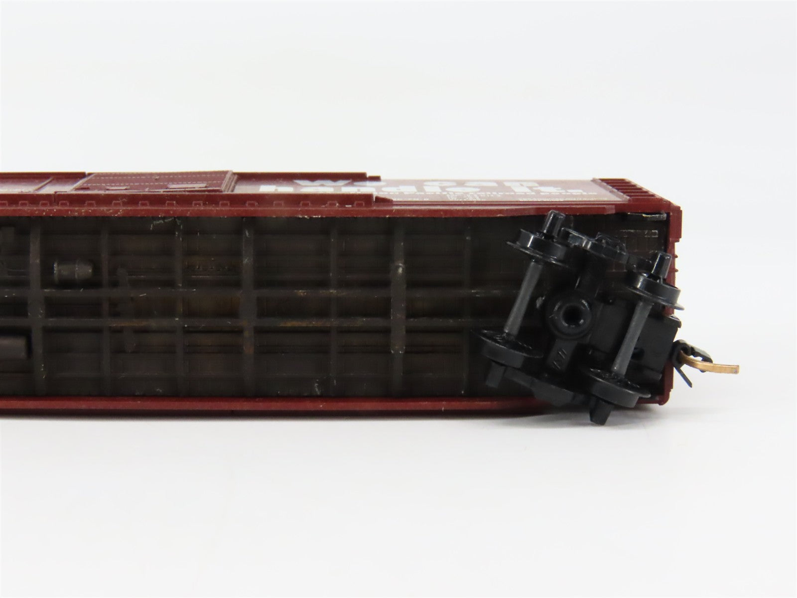 N Scale Micro-Trains MTL 33050 Union Pacific 50' Plug/Sliding Door Box Car RTR