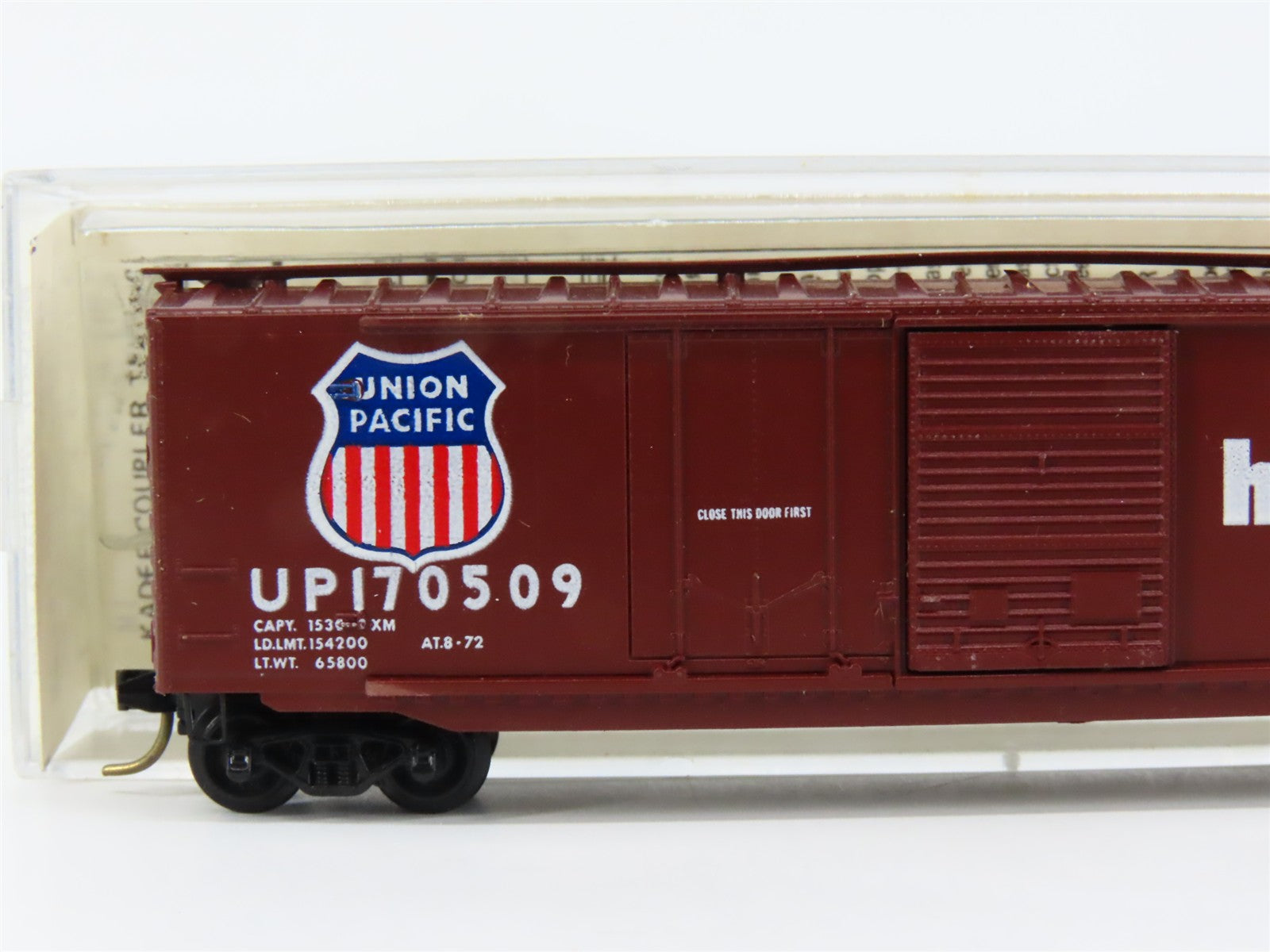 N Scale Micro-Trains MTL 33050 Union Pacific 50' Plug/Sliding Door Box Car RTR