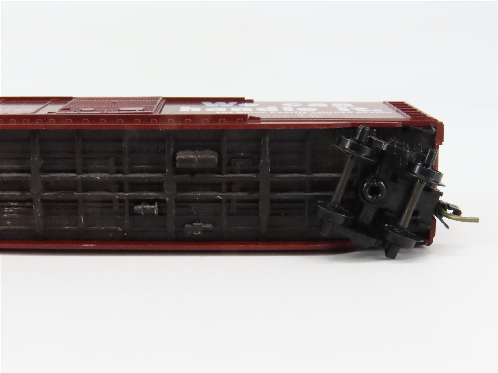 N Scale Micro-Trains MTL 33050 Union Pacific 50' Plug/Sliding Door Box Car RTR