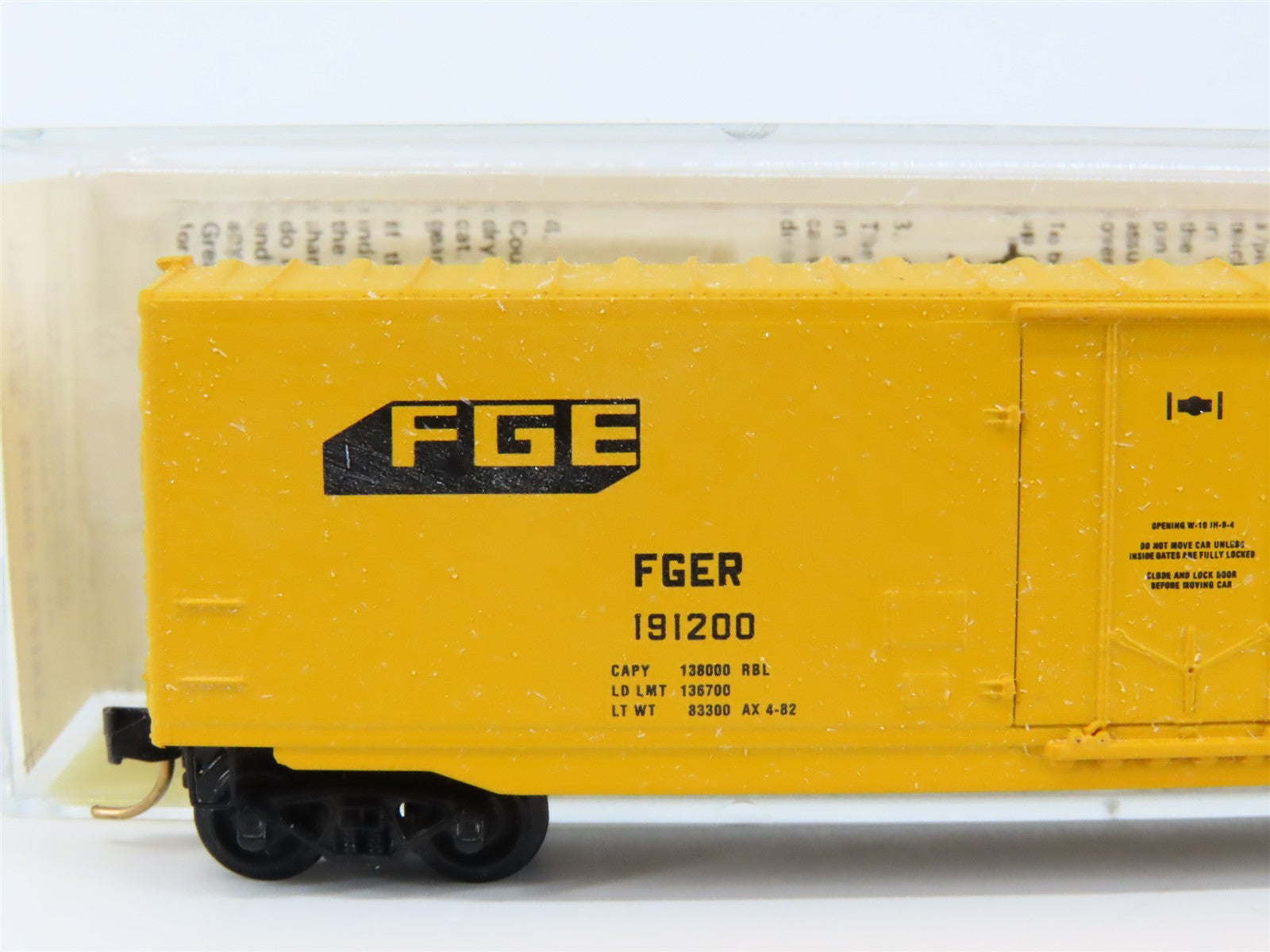 N Scale Micro-Trains MTL 38150 Fruit Growers Express 50' Plug Door Box Car RTR