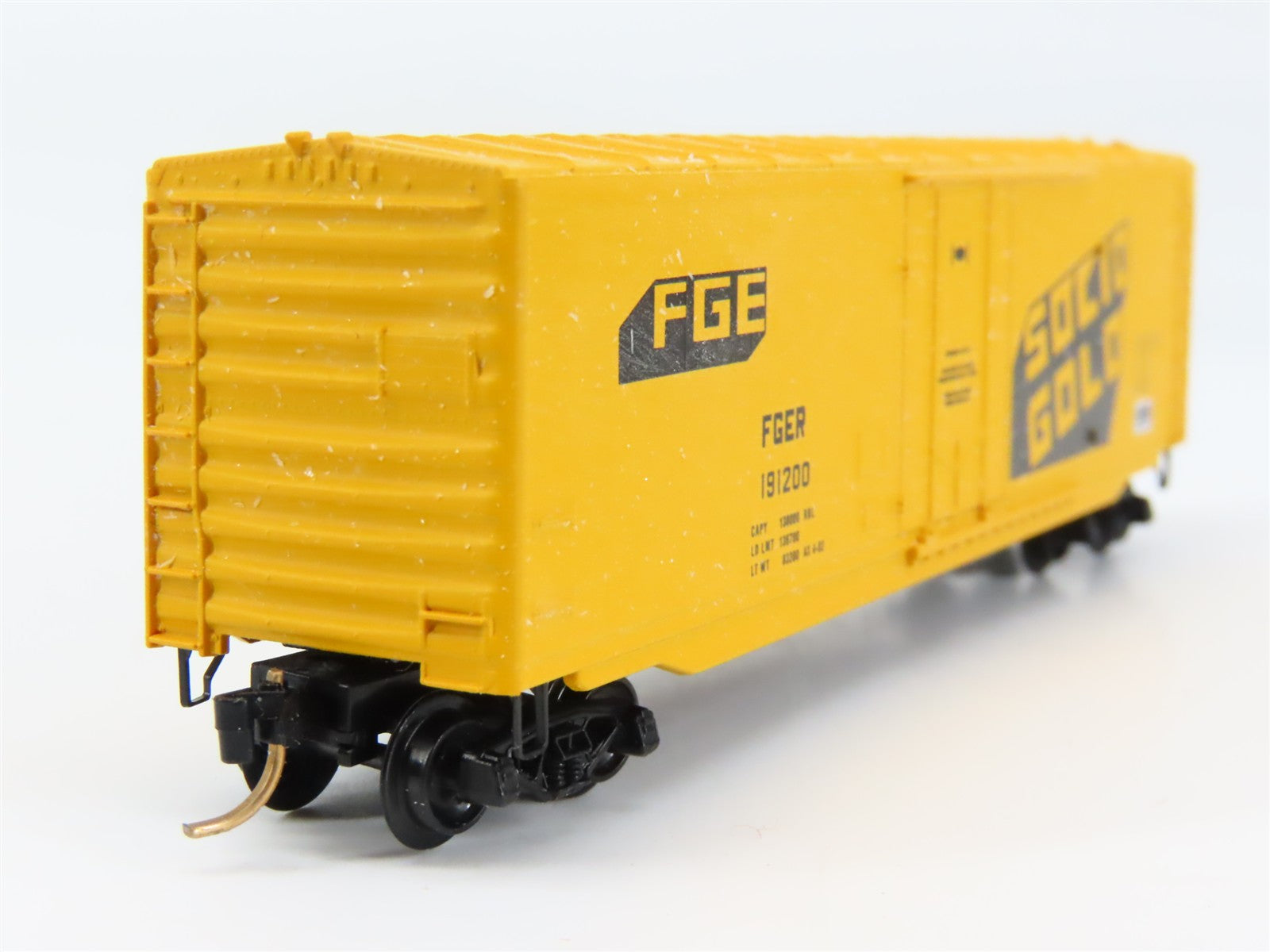 N Scale Micro-Trains MTL 38150 Fruit Growers Express 50' Plug Door Box Car RTR