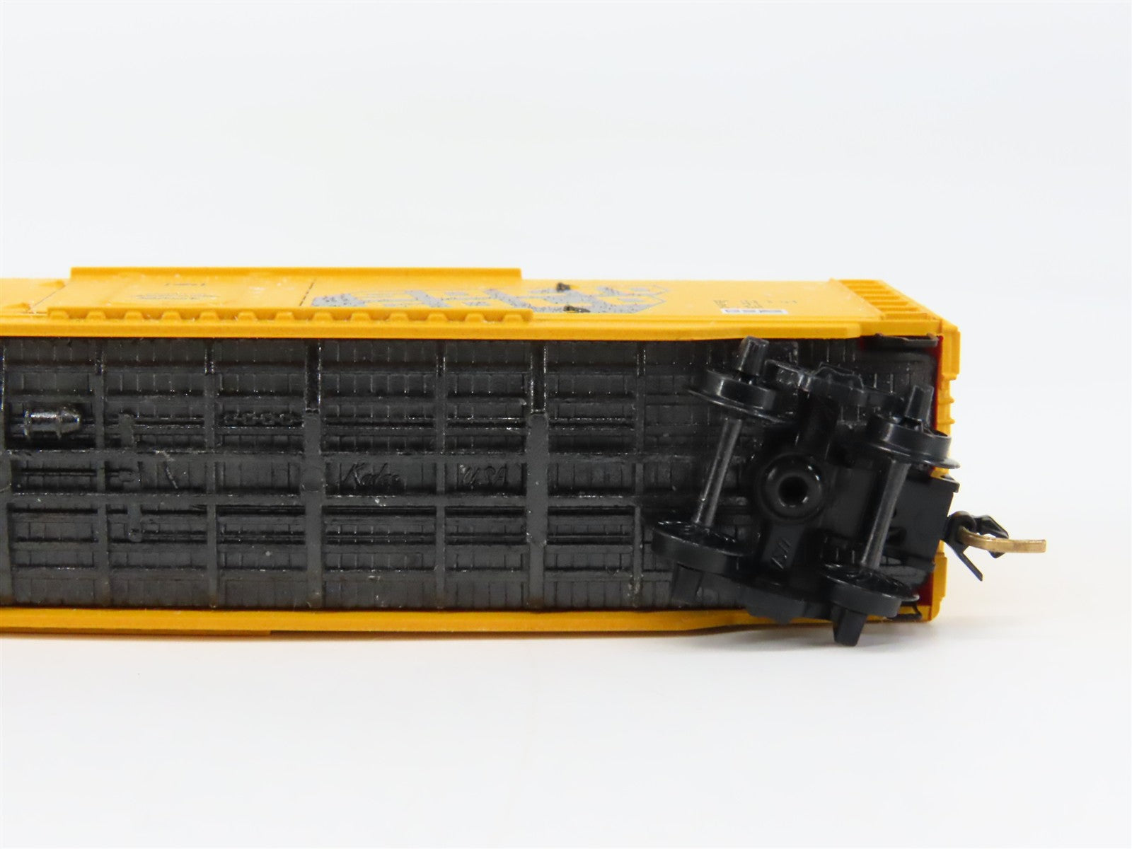 N Scale Micro-Trains MTL 38150 Fruit Growers Express 50' Plug Door Box Car RTR