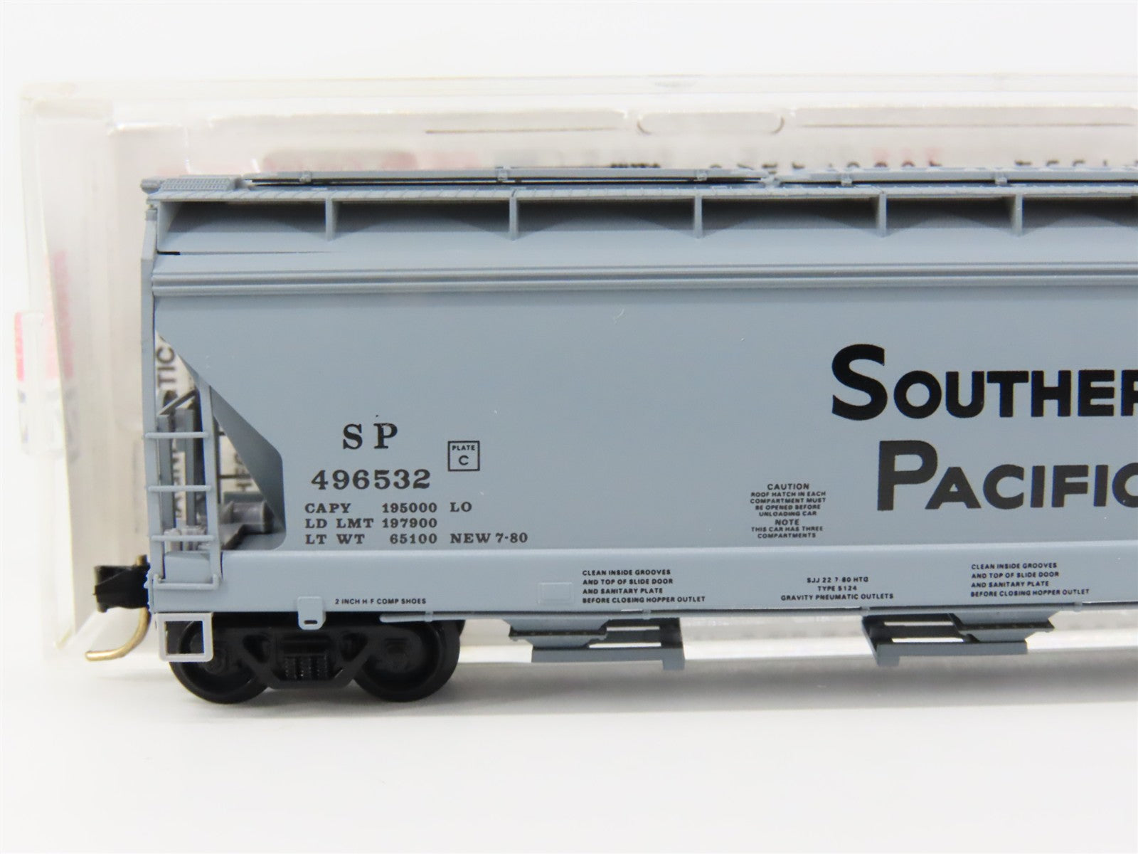 N Scale Micro-Trains MTL 94040 SP Southern Pacific 3-Bay Covered Hopper RTR