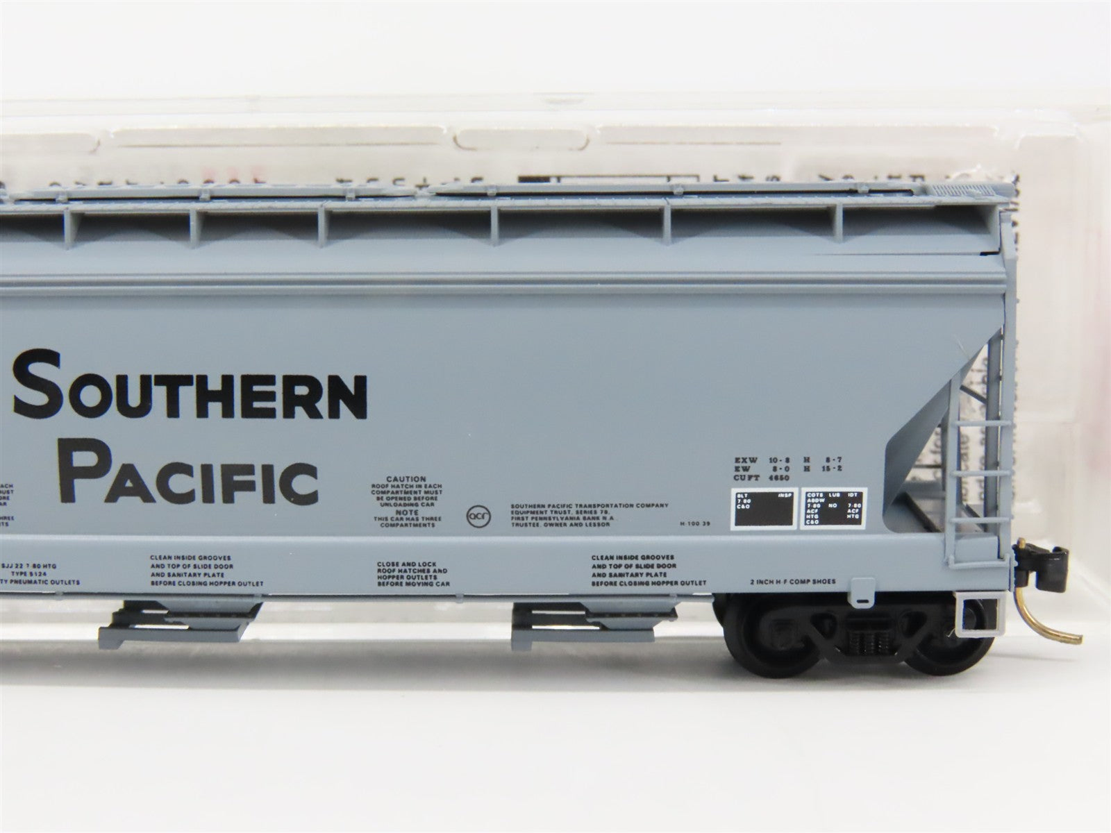 N Scale Micro-Trains MTL 94040 SP Southern Pacific 3-Bay Covered Hopper RTR