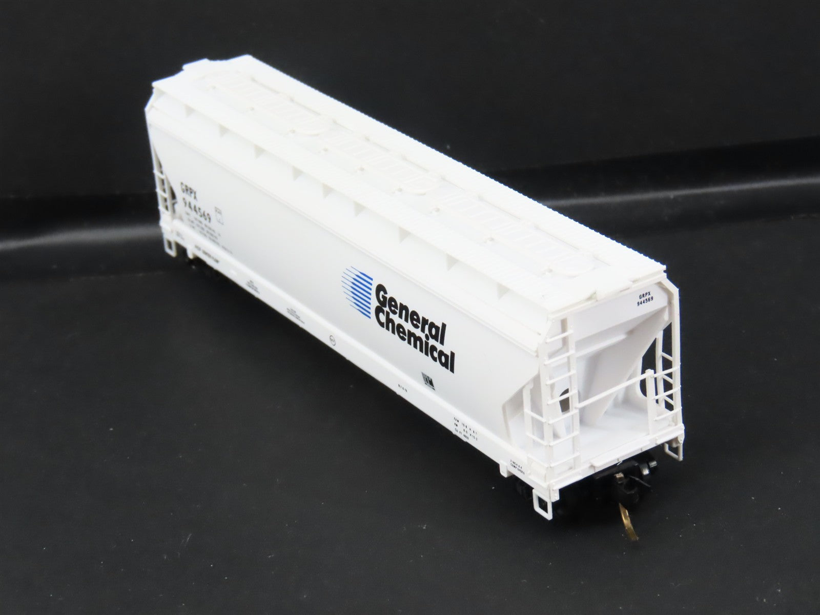 N Scale Micro-Trains MTL 94020 GRPX General Chemical 3-Bay Covered Hopper RTR