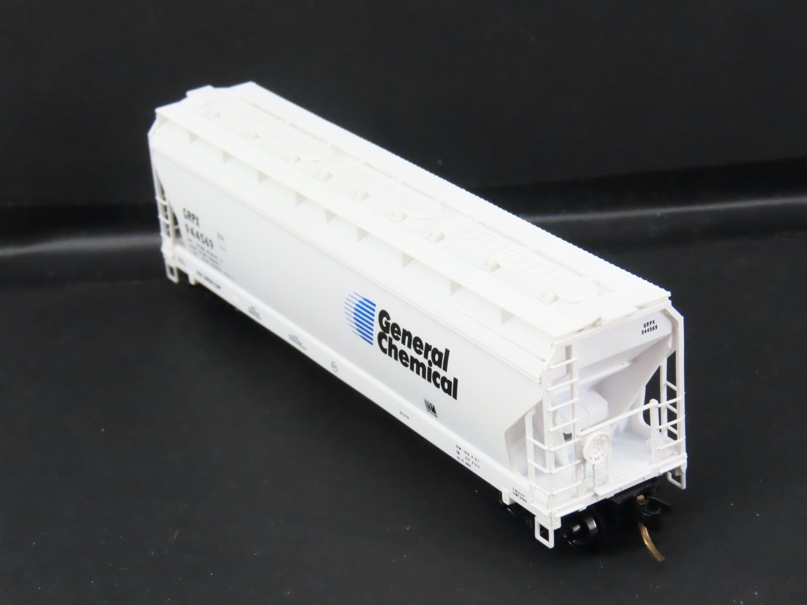 N Scale Micro-Trains MTL 94020 GRPX General Chemical 3-Bay Covered Hopper RTR
