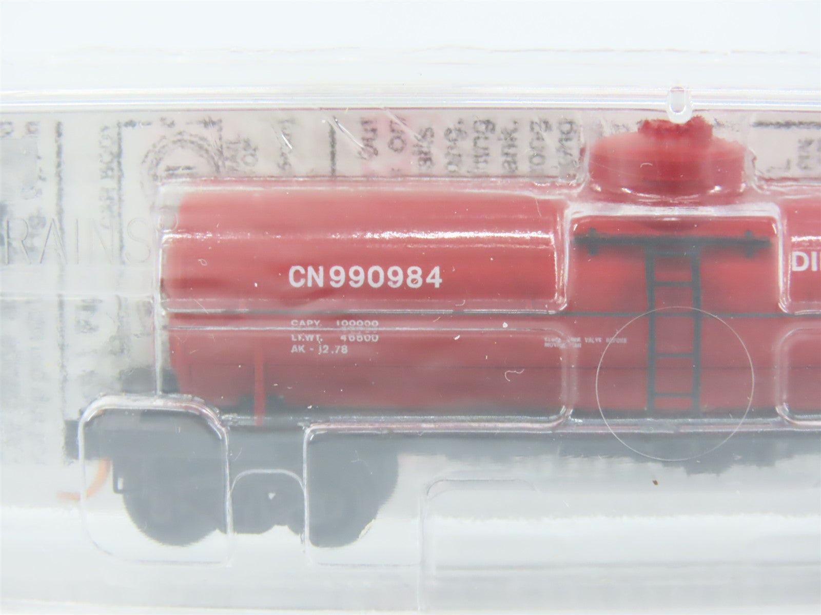 N Scale Micro-Trains MTL 65560 CN Canadian National 39' Single Dome Tank Car RTR