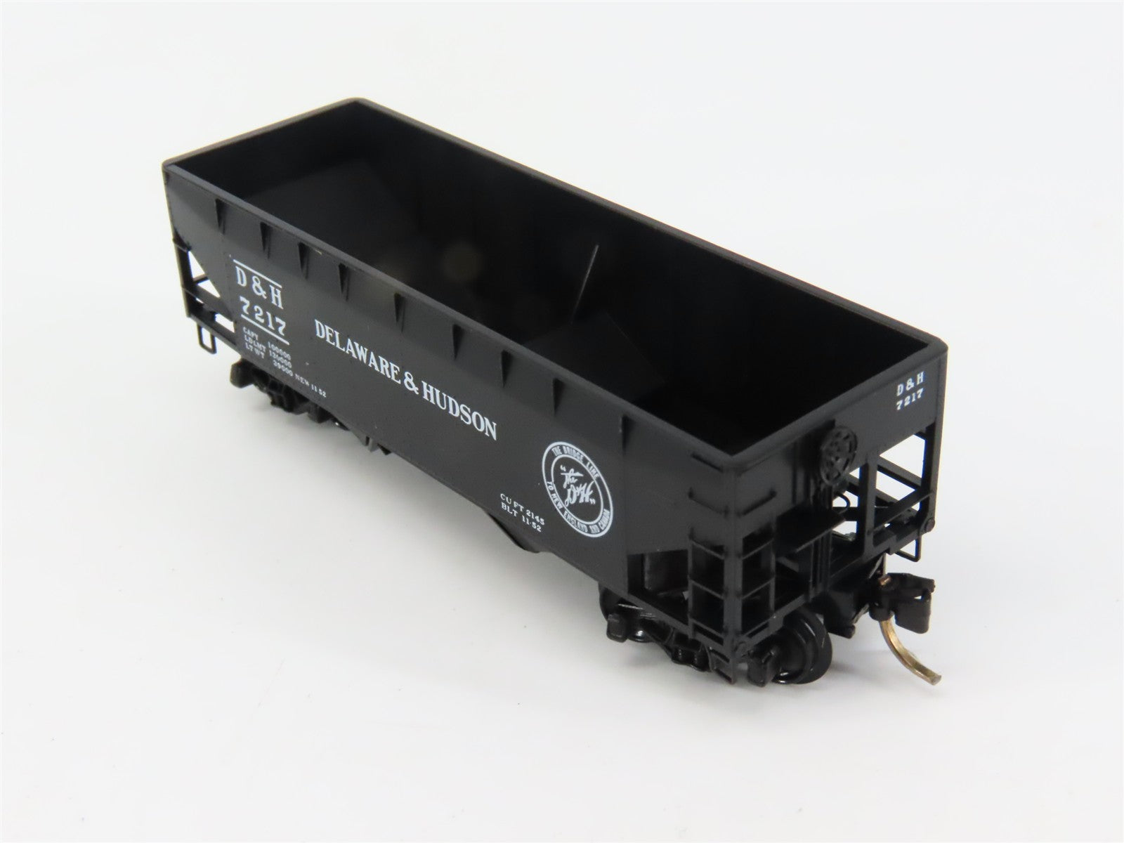 N Scale Micro-Trains MTL 55170 D&H Delaware & Hudson 33' 2-Bay Hopper 7217 RTR