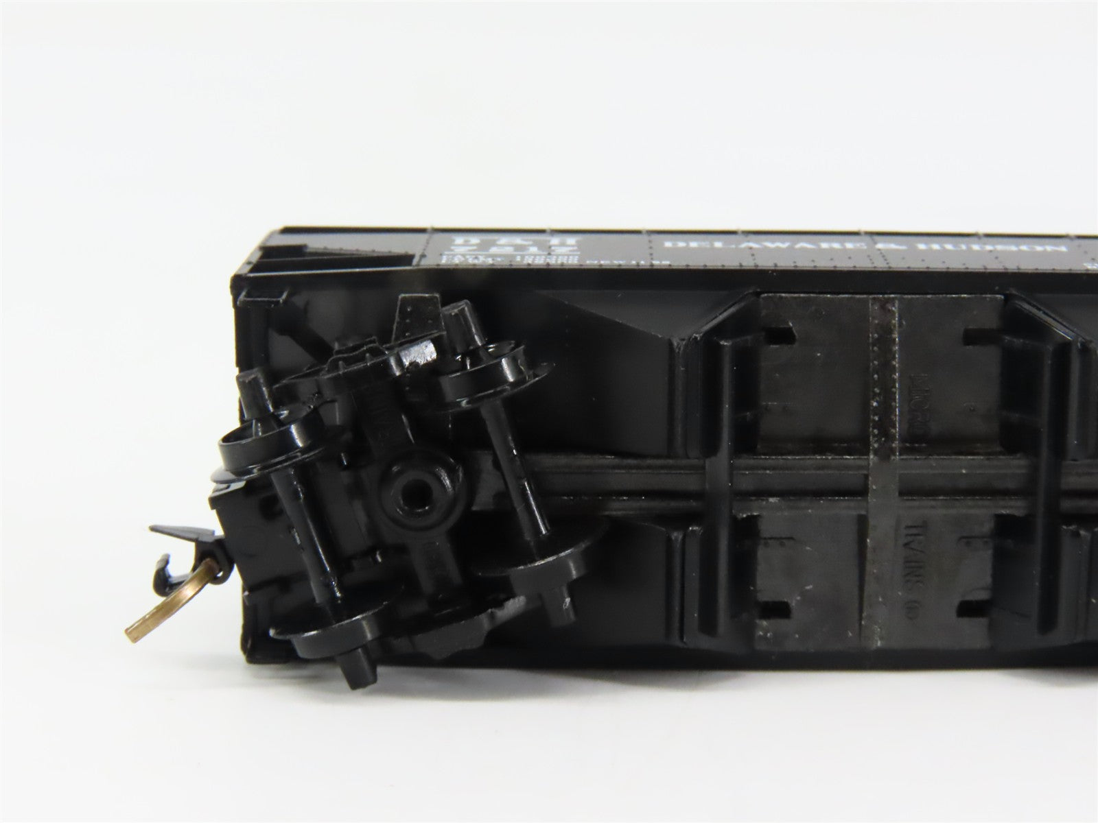 N Scale Micro-Trains MTL 55170 D&H Delaware & Hudson 33' 2-Bay Hopper 7217 RTR