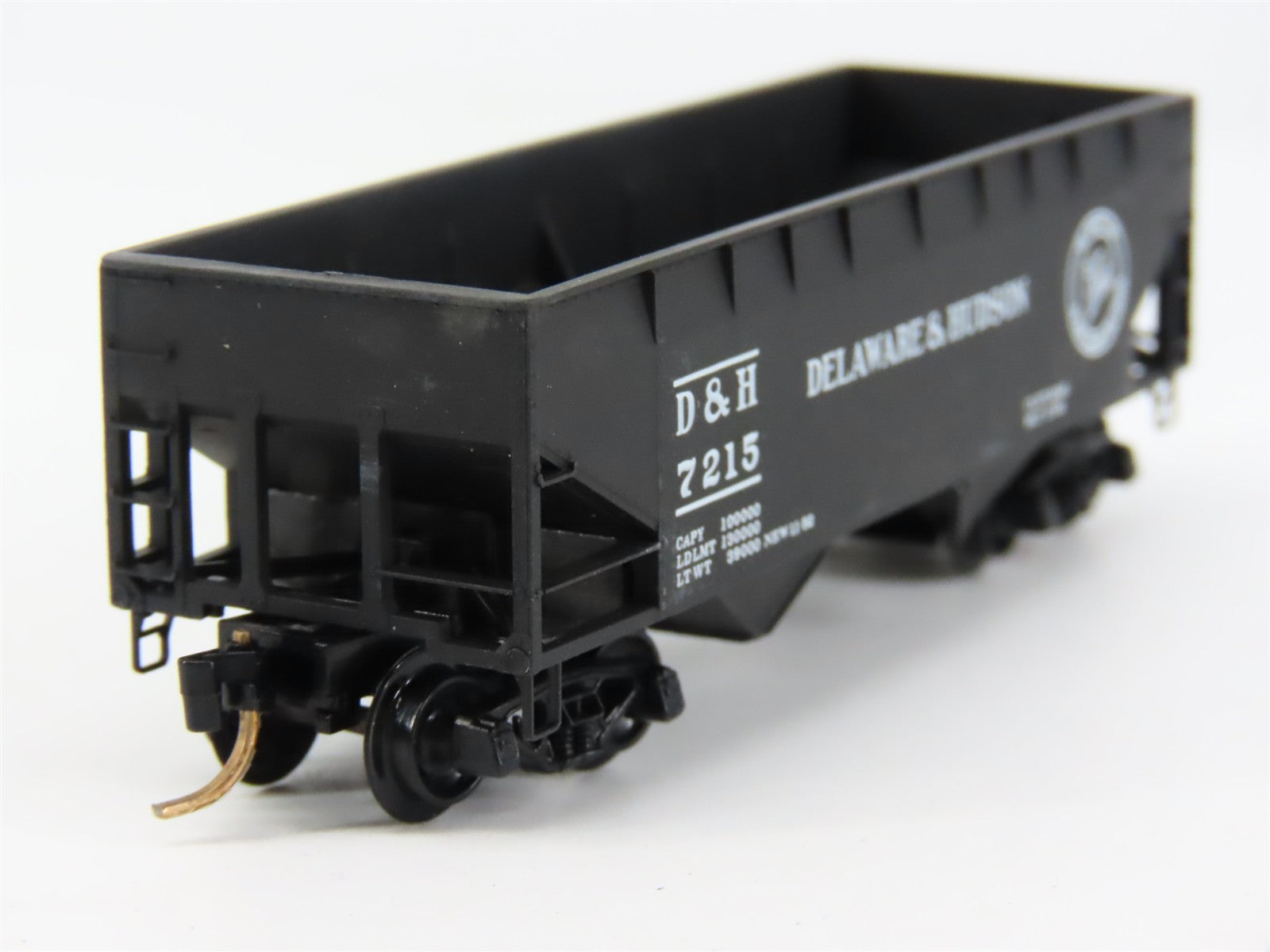 N Scale Micro-Trains MTL 55170 D&H Delaware & Hudson 33' 2-Bay Hopper 7215 RTR