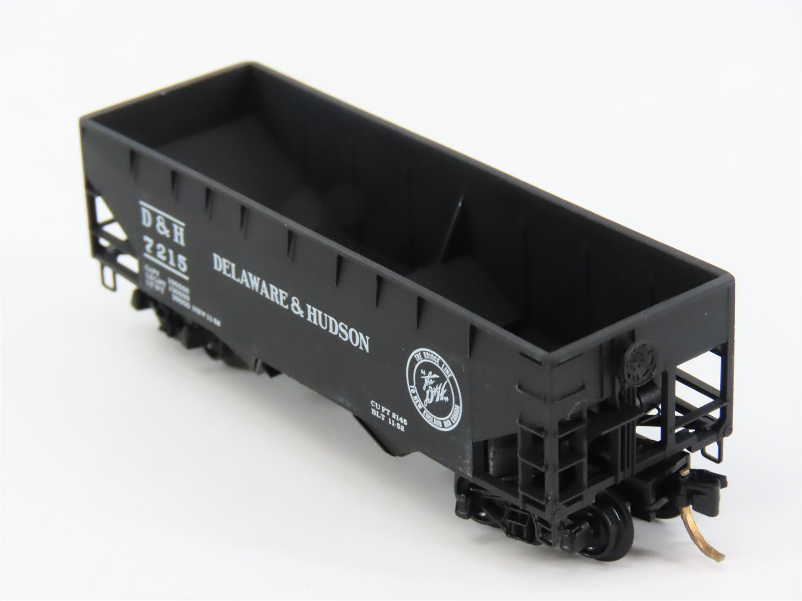 N Scale Micro-Trains MTL 55170 D&H Delaware & Hudson 33' 2-Bay Hopper 7215 RTR