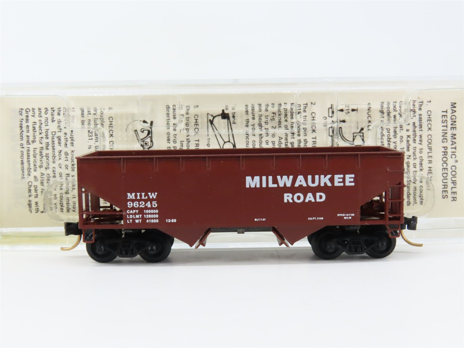 N Scale Micro-Trains MTL 55160 MILW Milwaukee Road 33' 2-Bay Hopper 96245 RTR