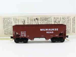 N Scale Micro-Trains MTL 55160 MILW Milwaukee Road 33' 2-Bay Hopper 96245 RTR