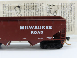 N Scale Micro-Trains MTL 55160 MILW Milwaukee Road 33' 2-Bay Hopper 96245 RTR