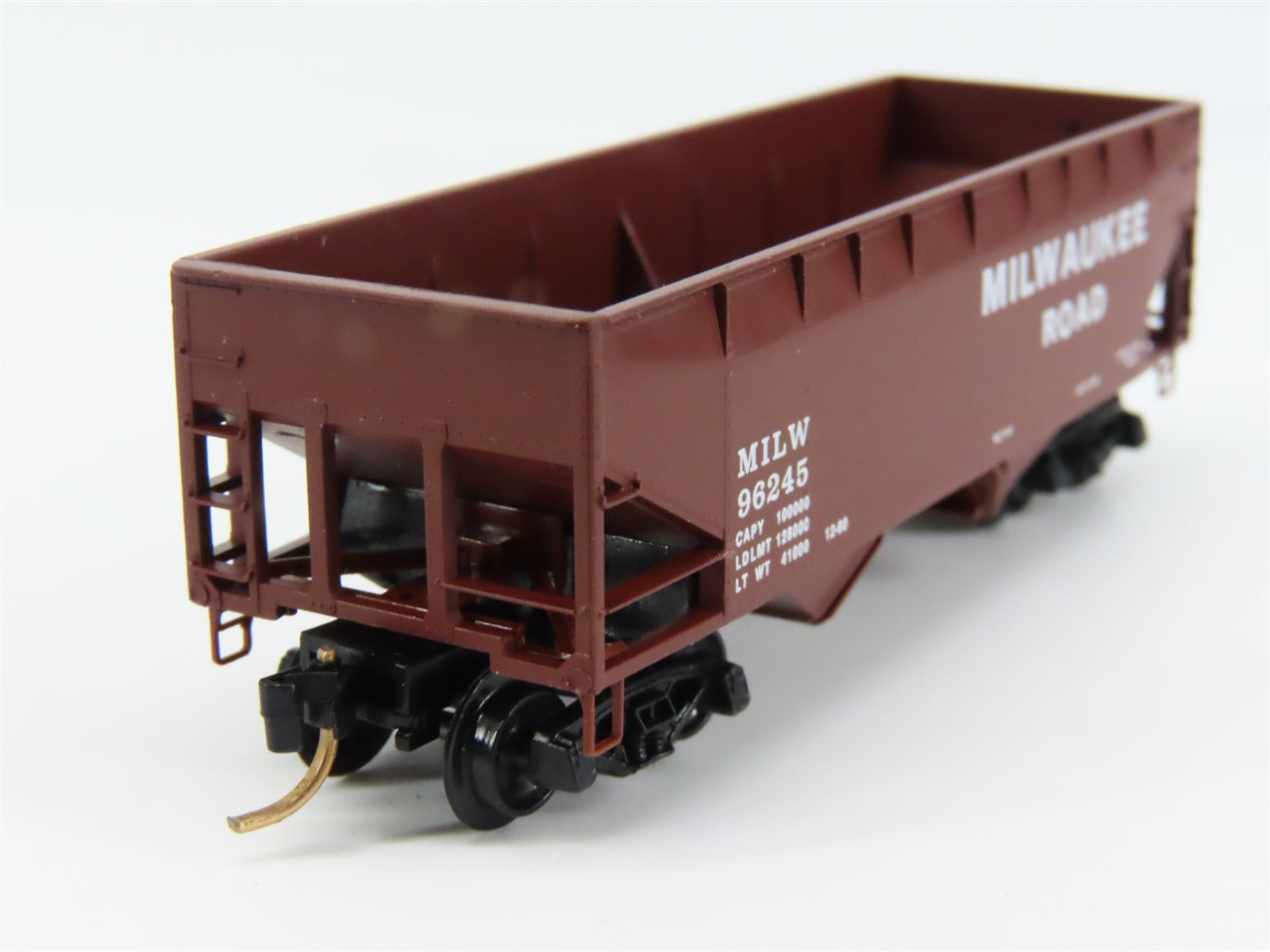 N Scale Micro-Trains MTL 55160 MILW Milwaukee Road 33' 2-Bay Hopper 96245 RTR