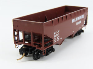 N Scale Micro-Trains MTL 55160 MILW Milwaukee Road 33' 2-Bay Hopper 96245 RTR