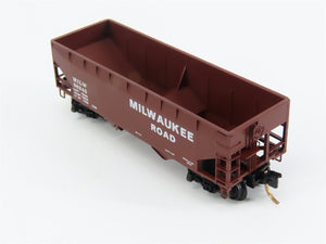 N Scale Micro-Trains MTL 55160 MILW Milwaukee Road 33' 2-Bay Hopper 96245 RTR